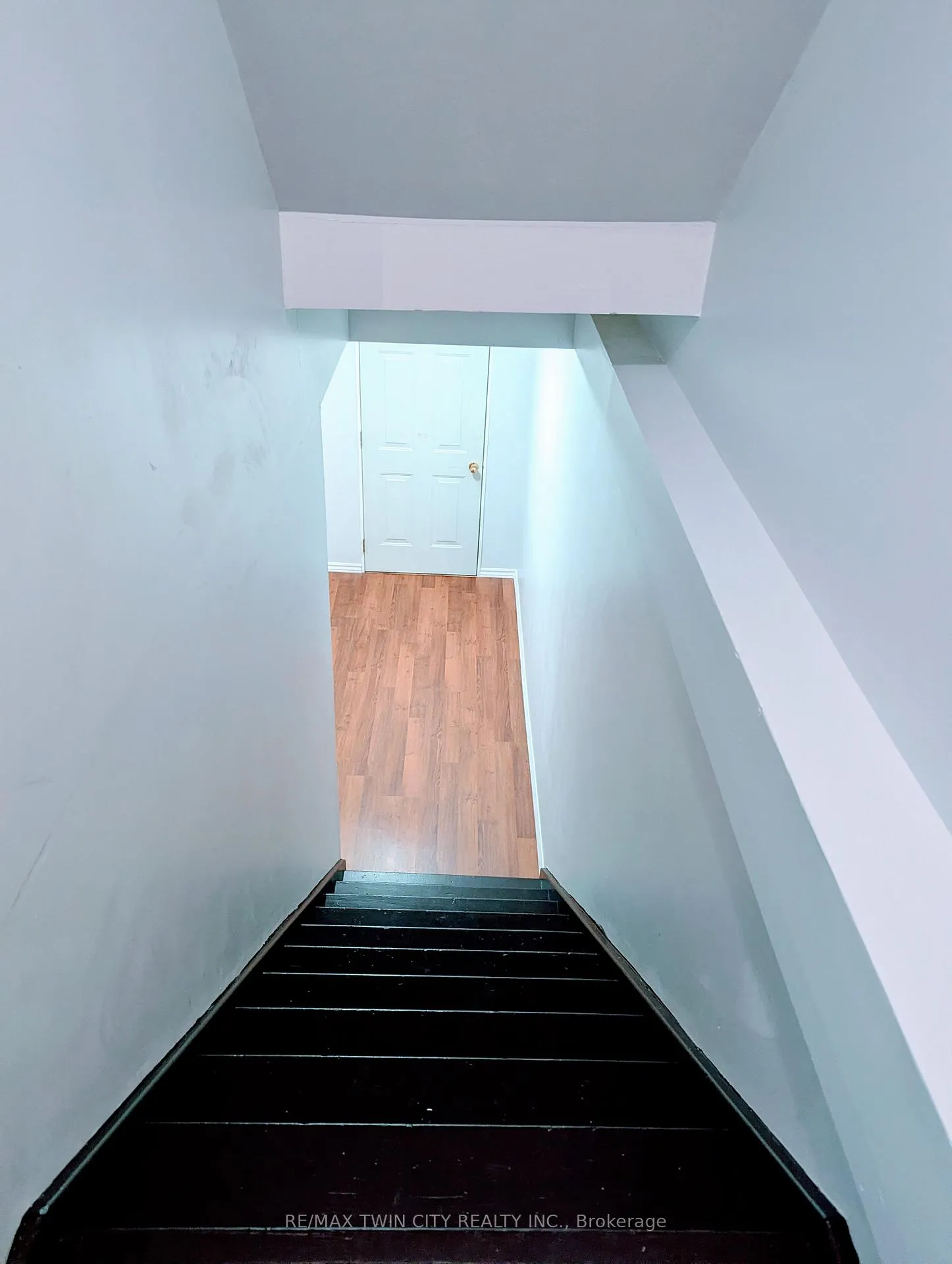 Photo 10 of 520 Chablis Drive, Waterloo — HOMEH