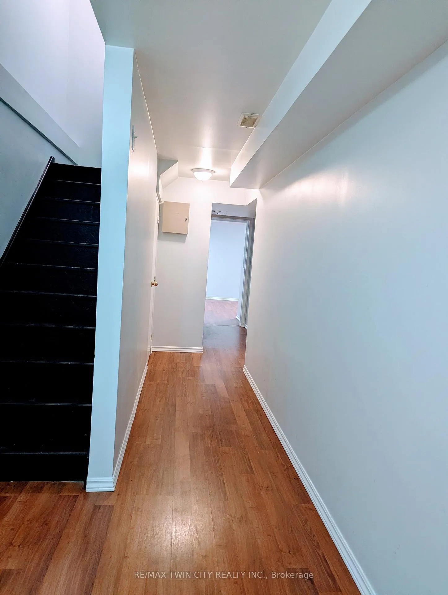 Photo 11 of 520 Chablis Drive, Waterloo — HOMEH