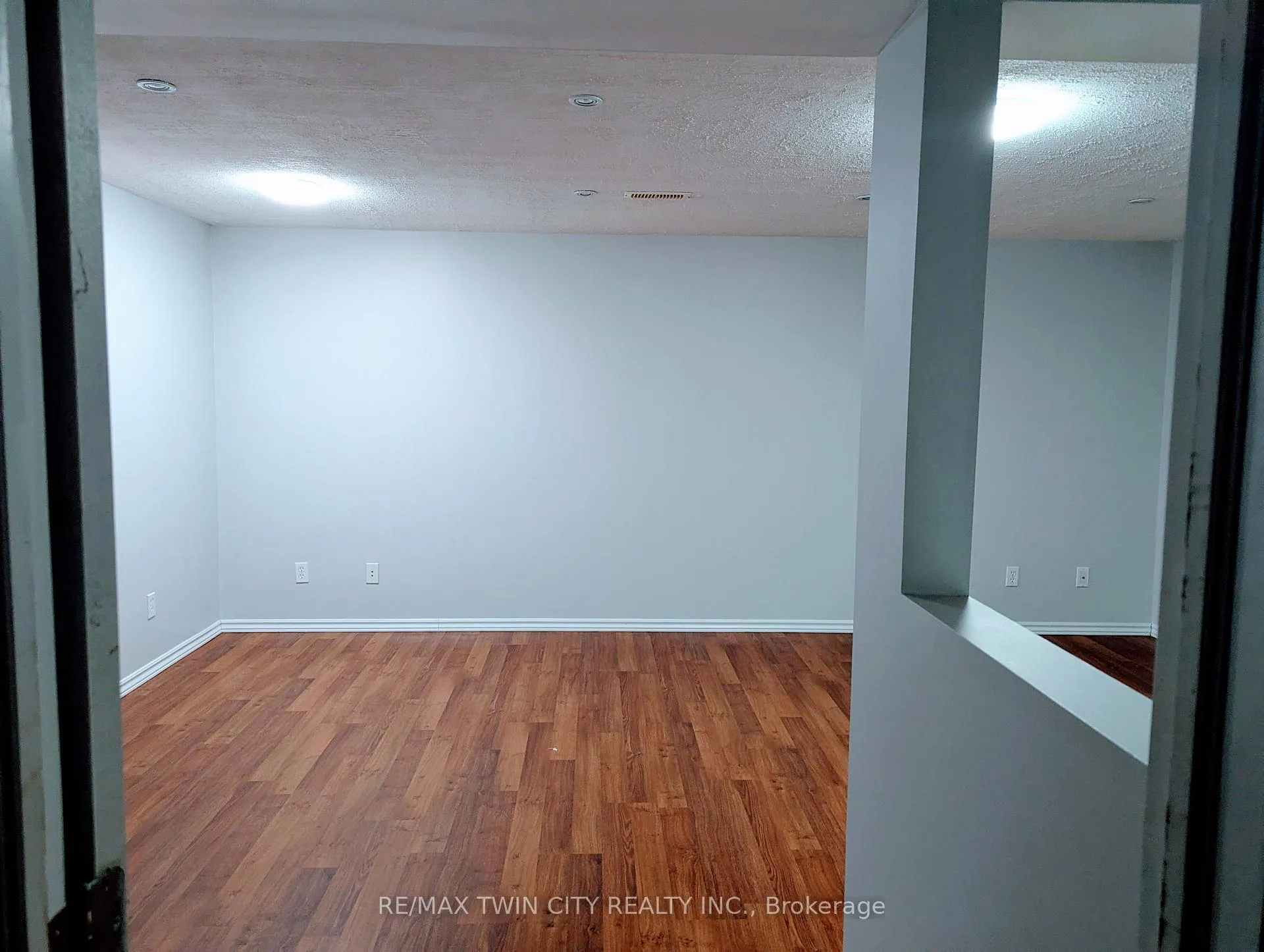 Photo 12 of 520 Chablis Drive, Waterloo — HOMEH