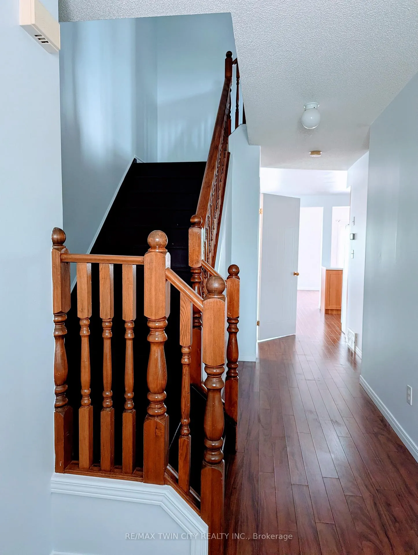 Photo 16 of 520 Chablis Drive, Waterloo — HOMEH