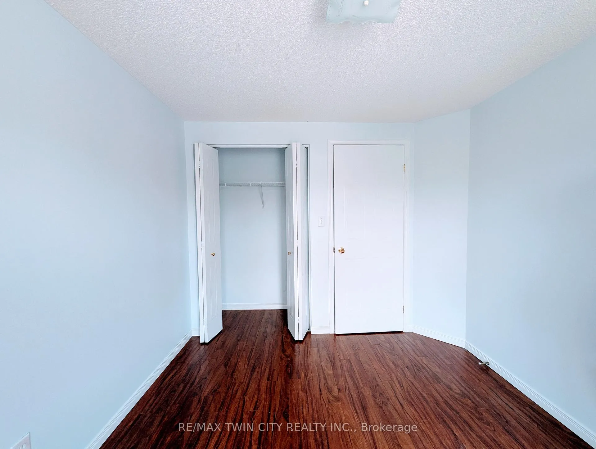 Photo 25 of 520 Chablis Drive, Waterloo — HOMEH