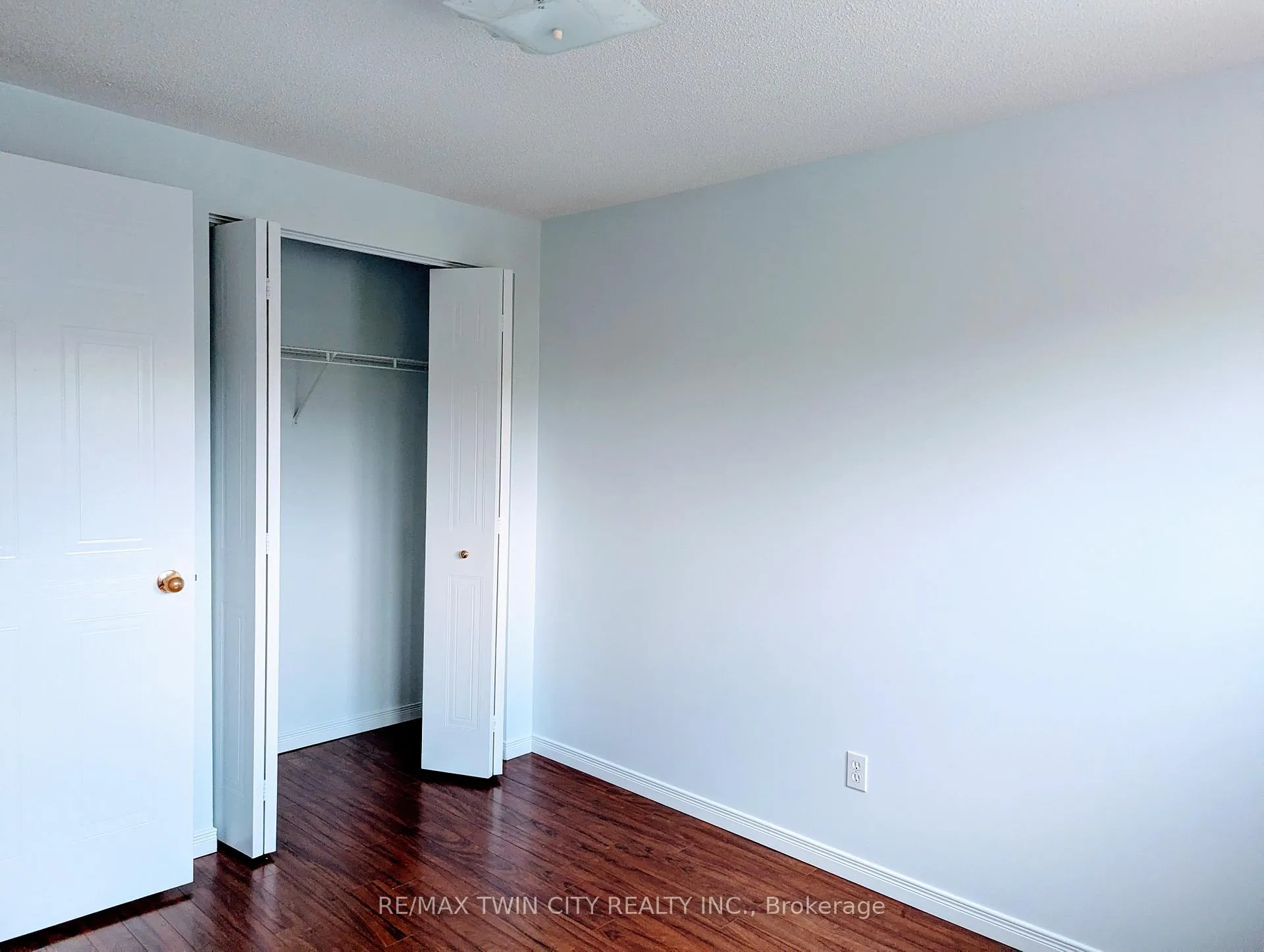 Photo 26 of 520 Chablis Drive, Waterloo — HOMEH