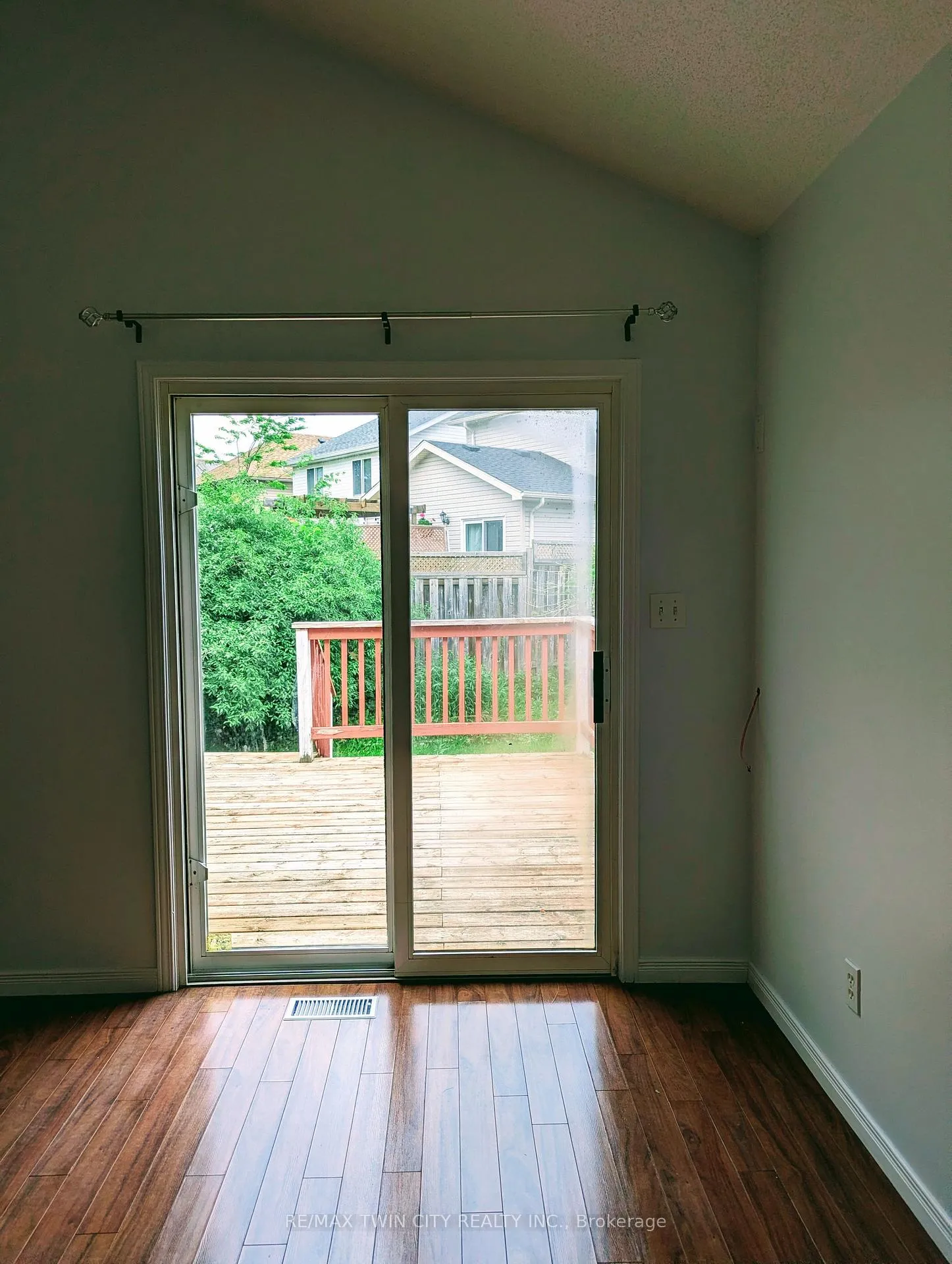 Photo 27 of 520 Chablis Drive, Waterloo — HOMEH