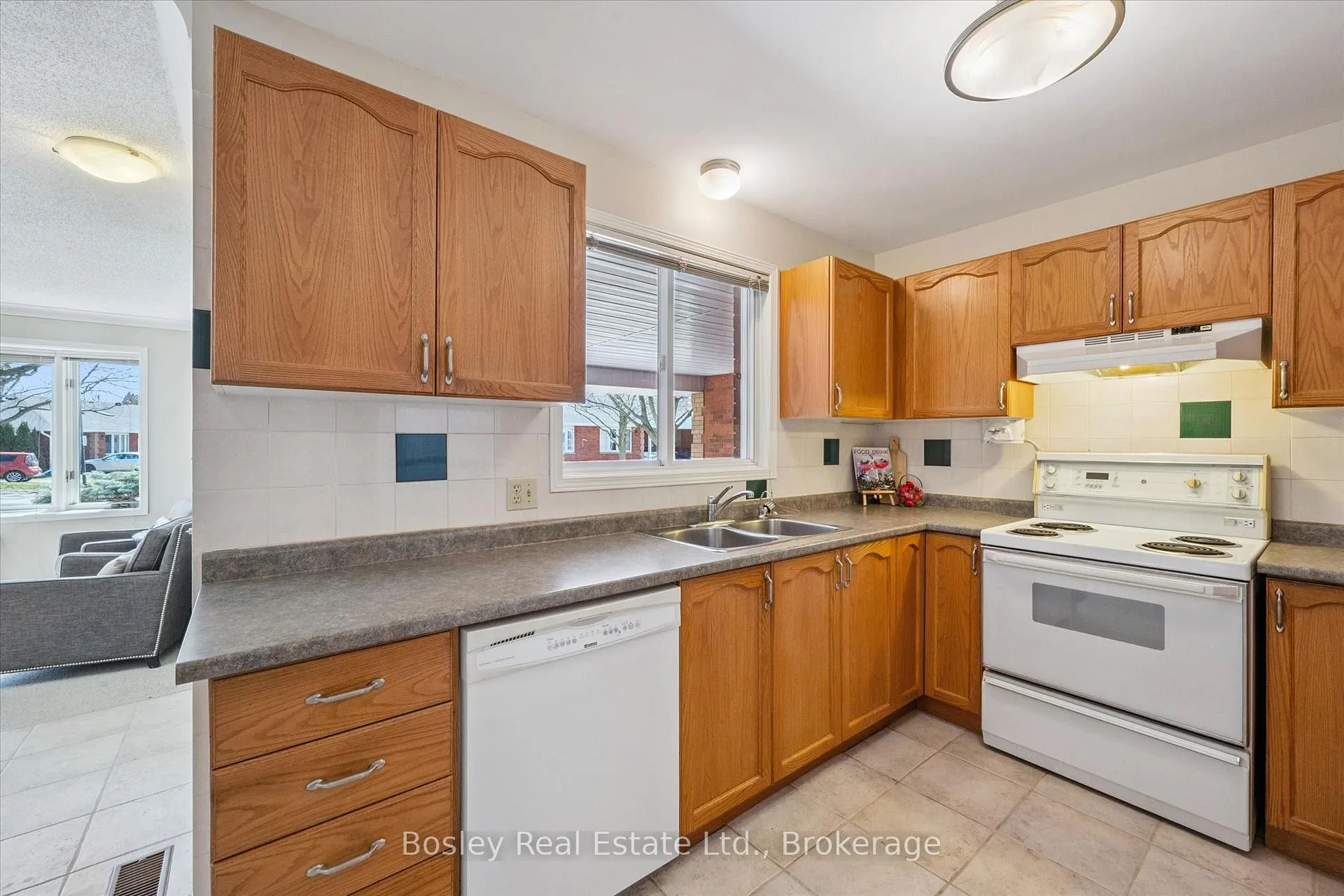 Photo 14 of Unit #29, 1030 Colborne Street E, Brantford — HOMEH