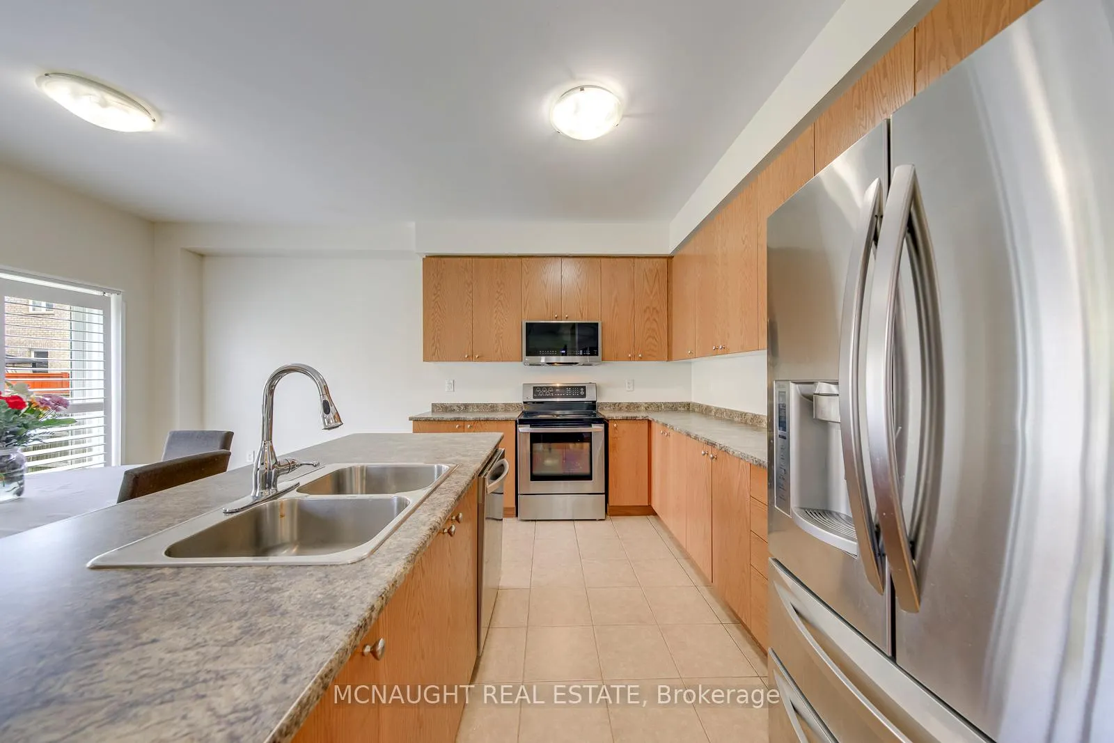 Photo 13 of 200 Bellchase Trail, Brampton, Bram East — HOMEH