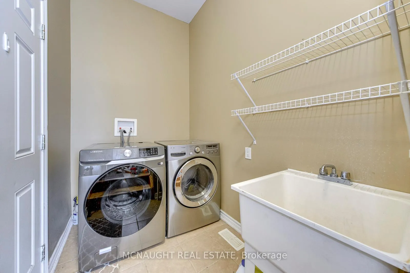 Photo 15 of 200 Bellchase Trail, Brampton, Bram East — HOMEH