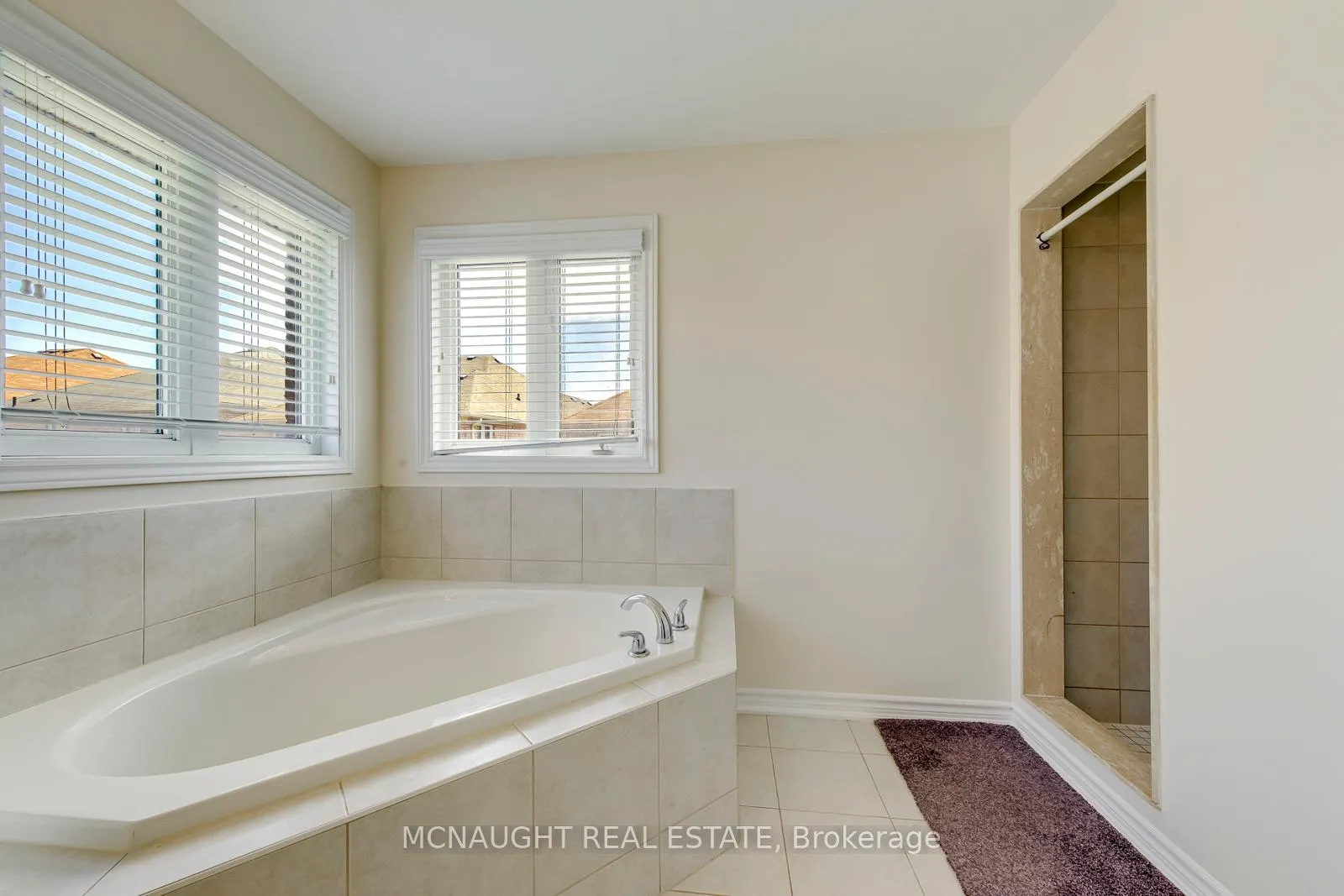 Photo 24 of 200 Bellchase Trail, Brampton, Bram East — HOMEH