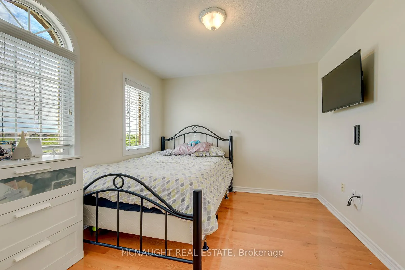 Photo 27 of 200 Bellchase Trail, Brampton, Bram East — HOMEH