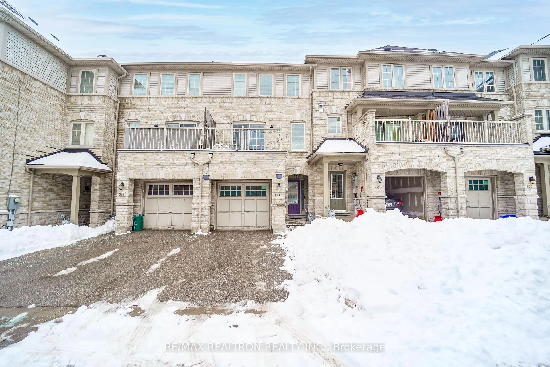 Photo 25 of 401 Rossland Road E, Ajax, Central East — HOMEH