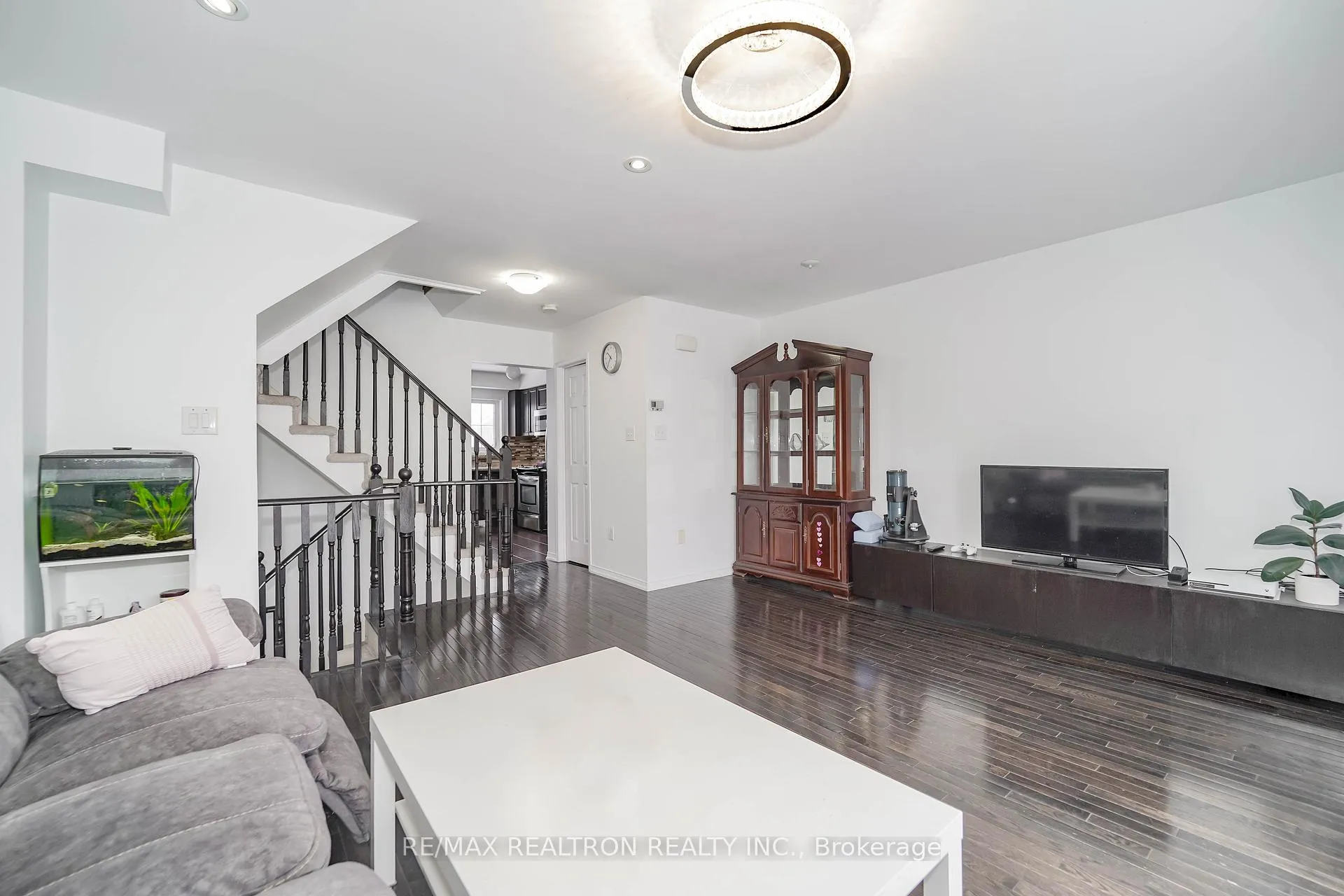 Photo 10 of 401 Rossland Road E, Ajax, Central East — HOMEH
