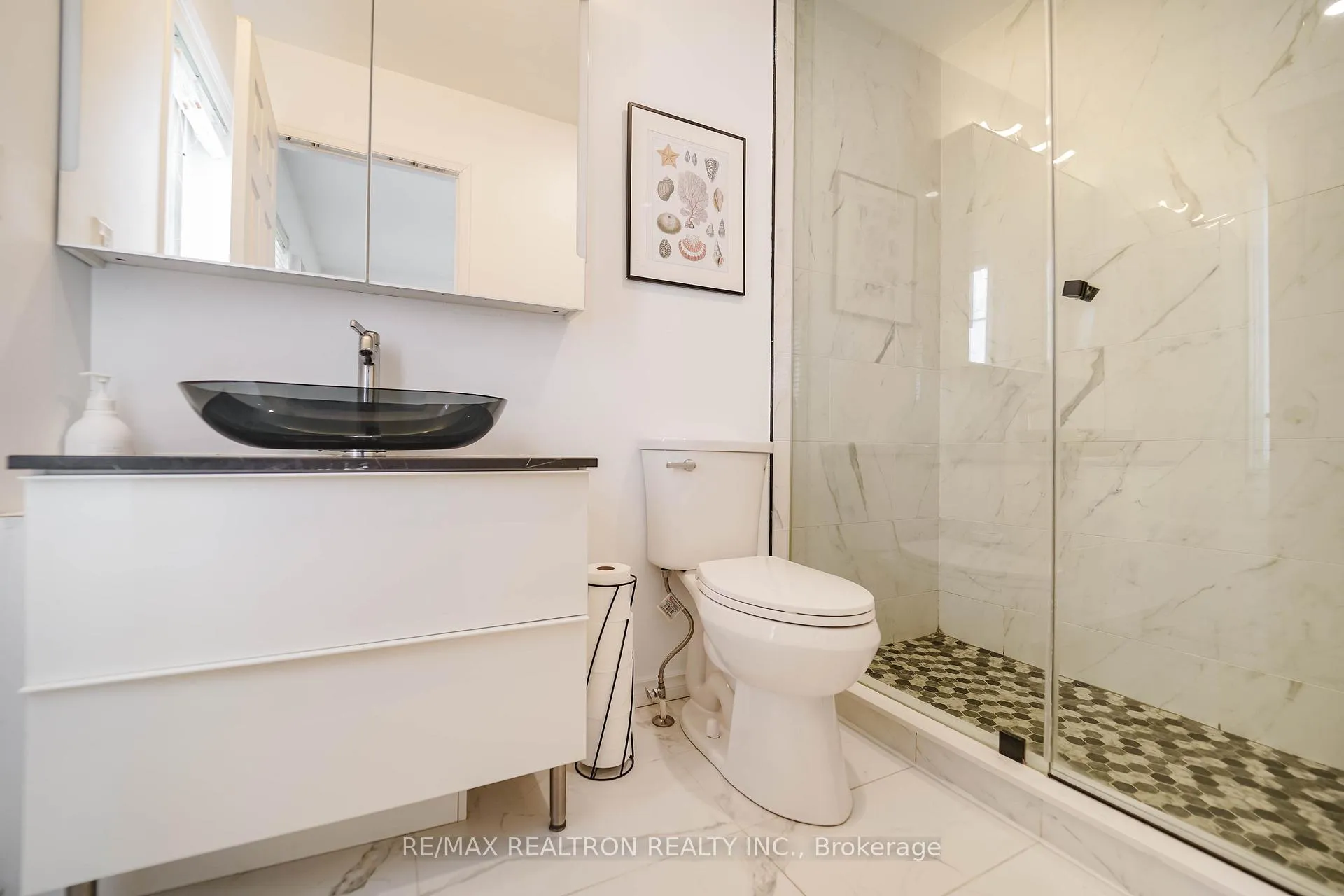 Photo 21 of 401 Rossland Road E, Ajax, Central East — HOMEH