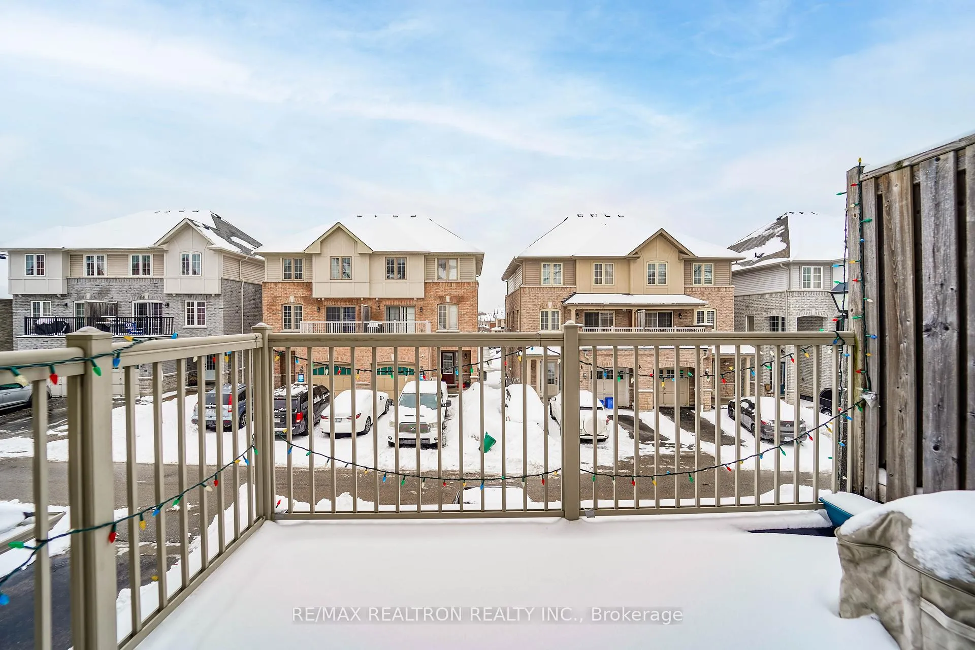 Photo 26 of 401 Rossland Road E, Ajax, Central East — HOMEH