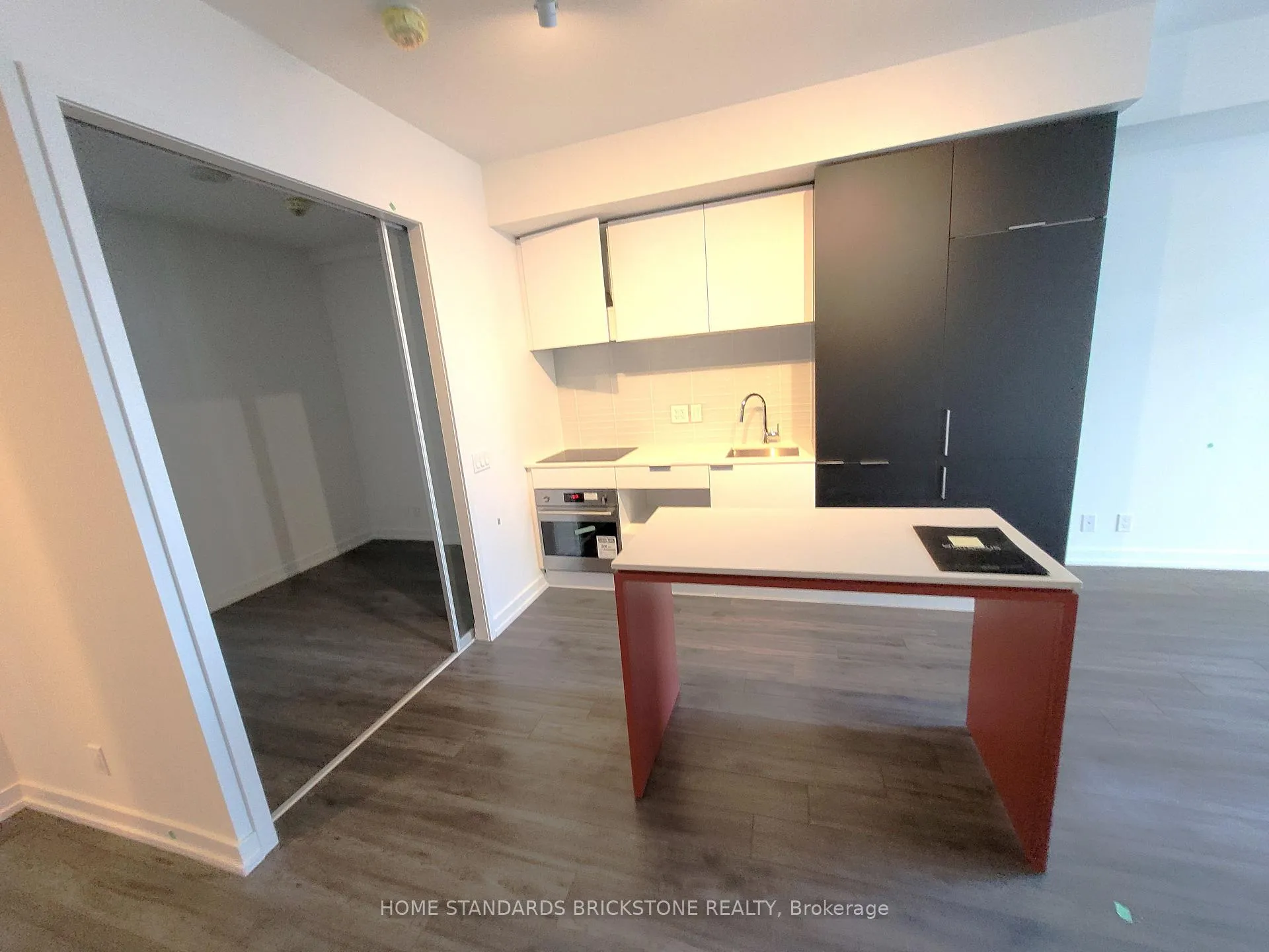 Photo 4 of Unit 1701, 33 Helendale Avenue, Toronto, Yonge-Eglinton — HOMEH
