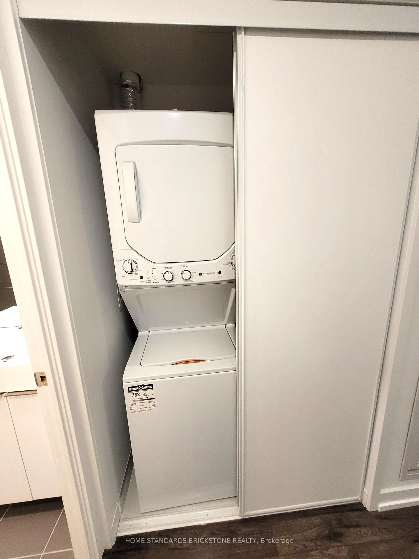 Photo 10 of Unit 1701, 33 Helendale Avenue, Toronto, Yonge-Eglinton — HOMEH