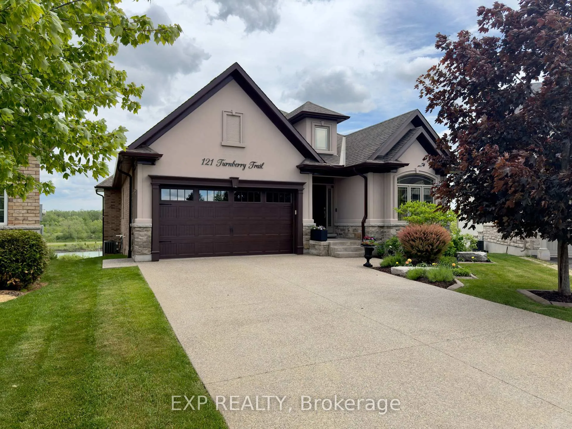 Photo 1 of 121 Turnberry Trail, Welland, Hwy 406/Welland — HOMEH