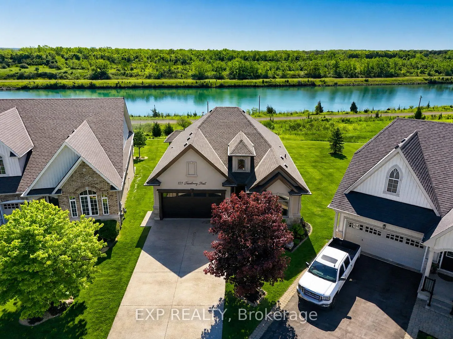 Photo 2 of 121 Turnberry Trail, Welland, Hwy 406/Welland — HOMEH
