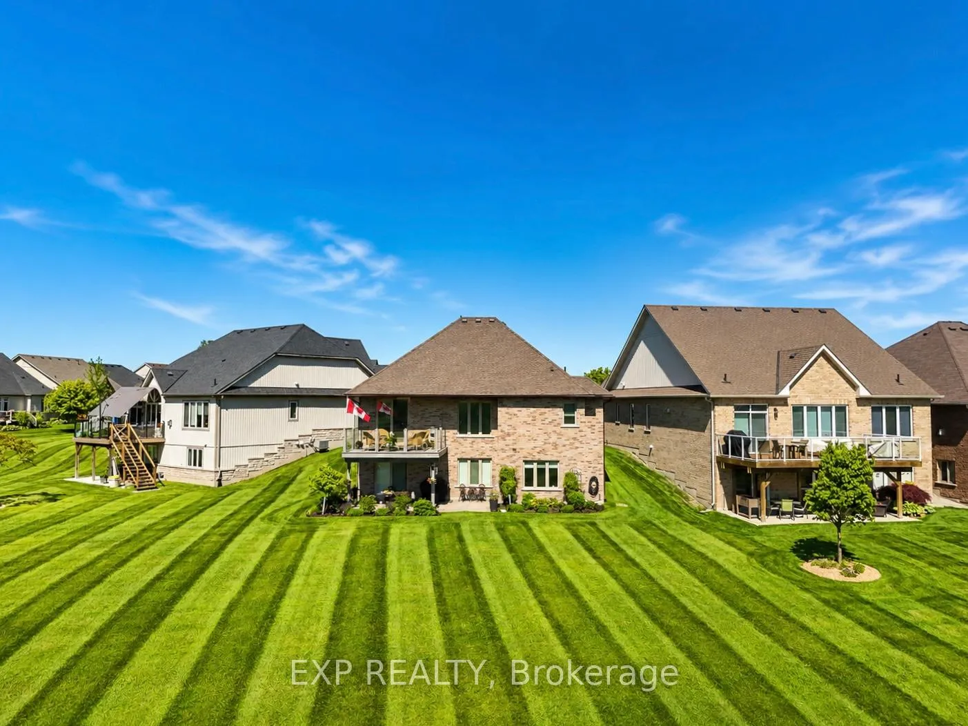 Photo 3 of 121 Turnberry Trail, Welland, Hwy 406/Welland — HOMEH