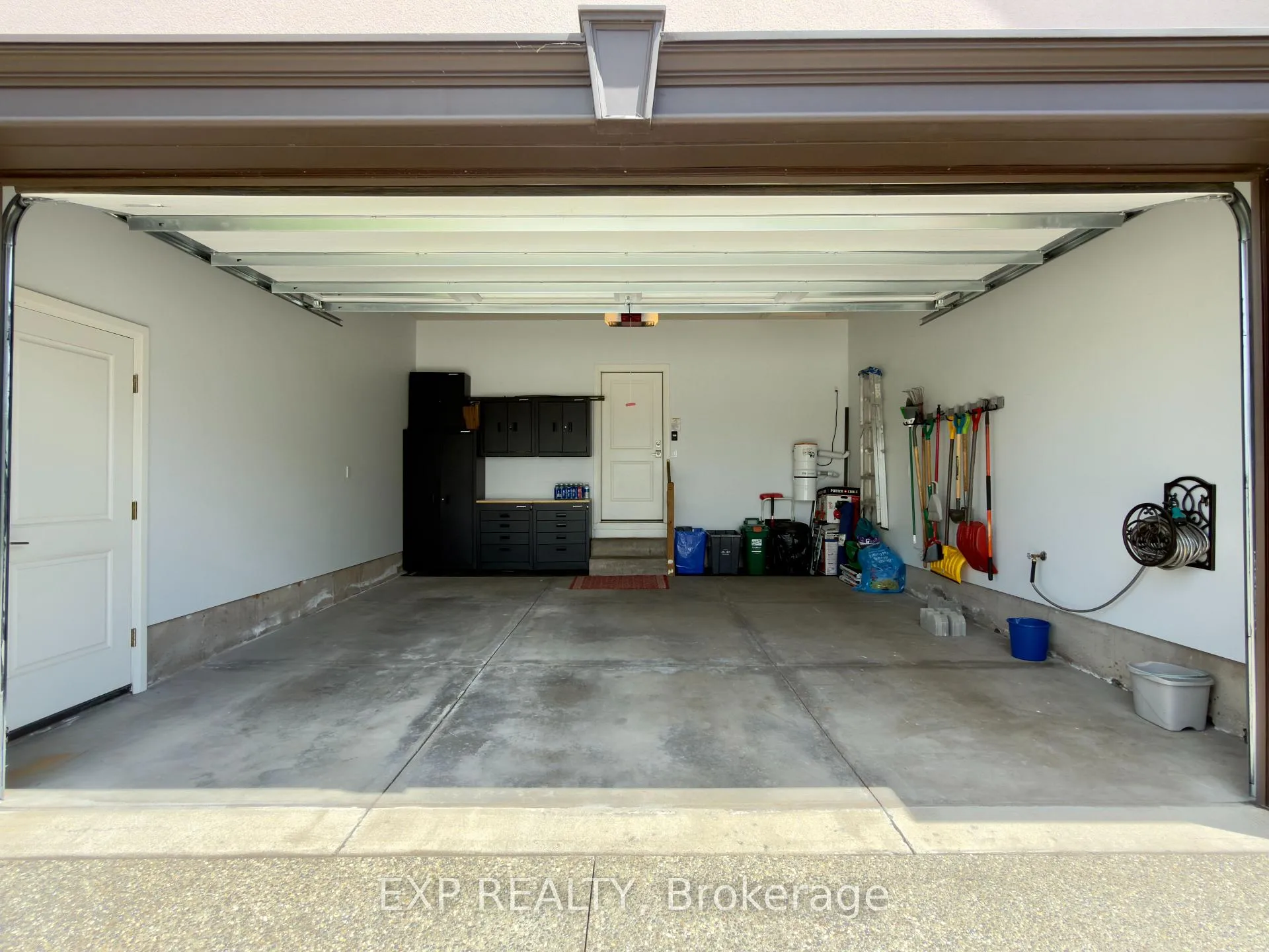 Photo 41 of 121 Turnberry Trail, Welland, Hwy 406/Welland — HOMEH