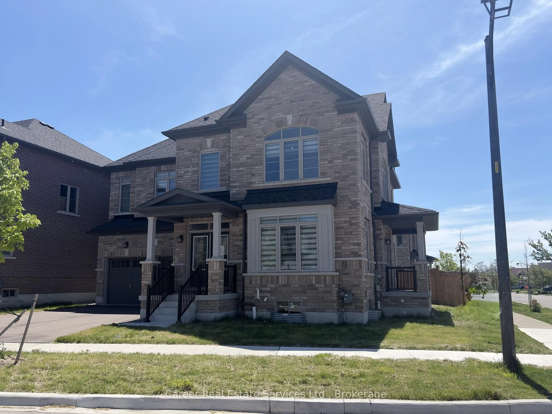 Photo 2 of 1 Waterfront Crescent, Whitby, Port Whitby — HOMEH
