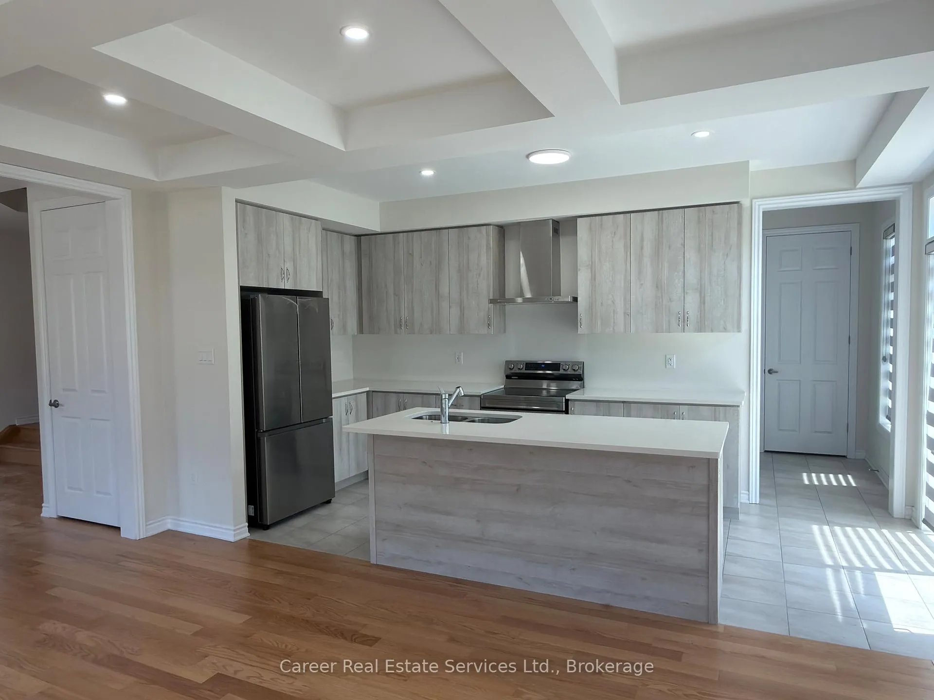 Photo 6 of 1 Waterfront Crescent, Whitby, Port Whitby — HOMEH