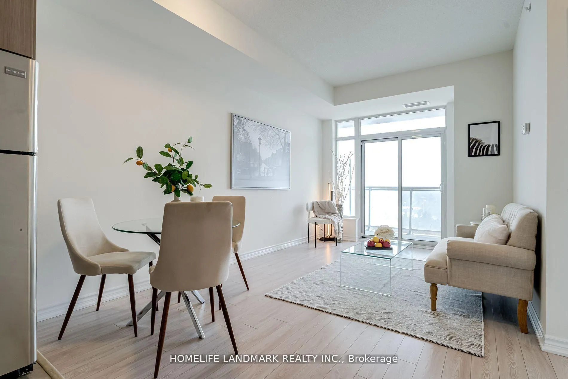Photo 7 of Unit 921, 8323 Kennedy Road, Markham, Village Green-South Unionville — HOMEH