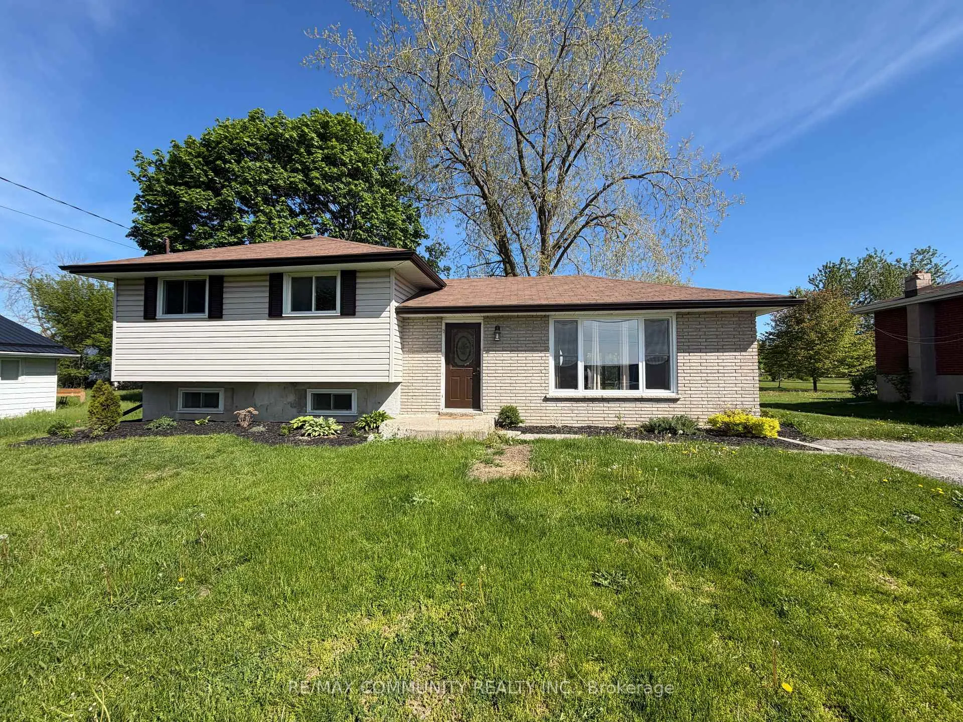 Front of 2292 Hamilton Road