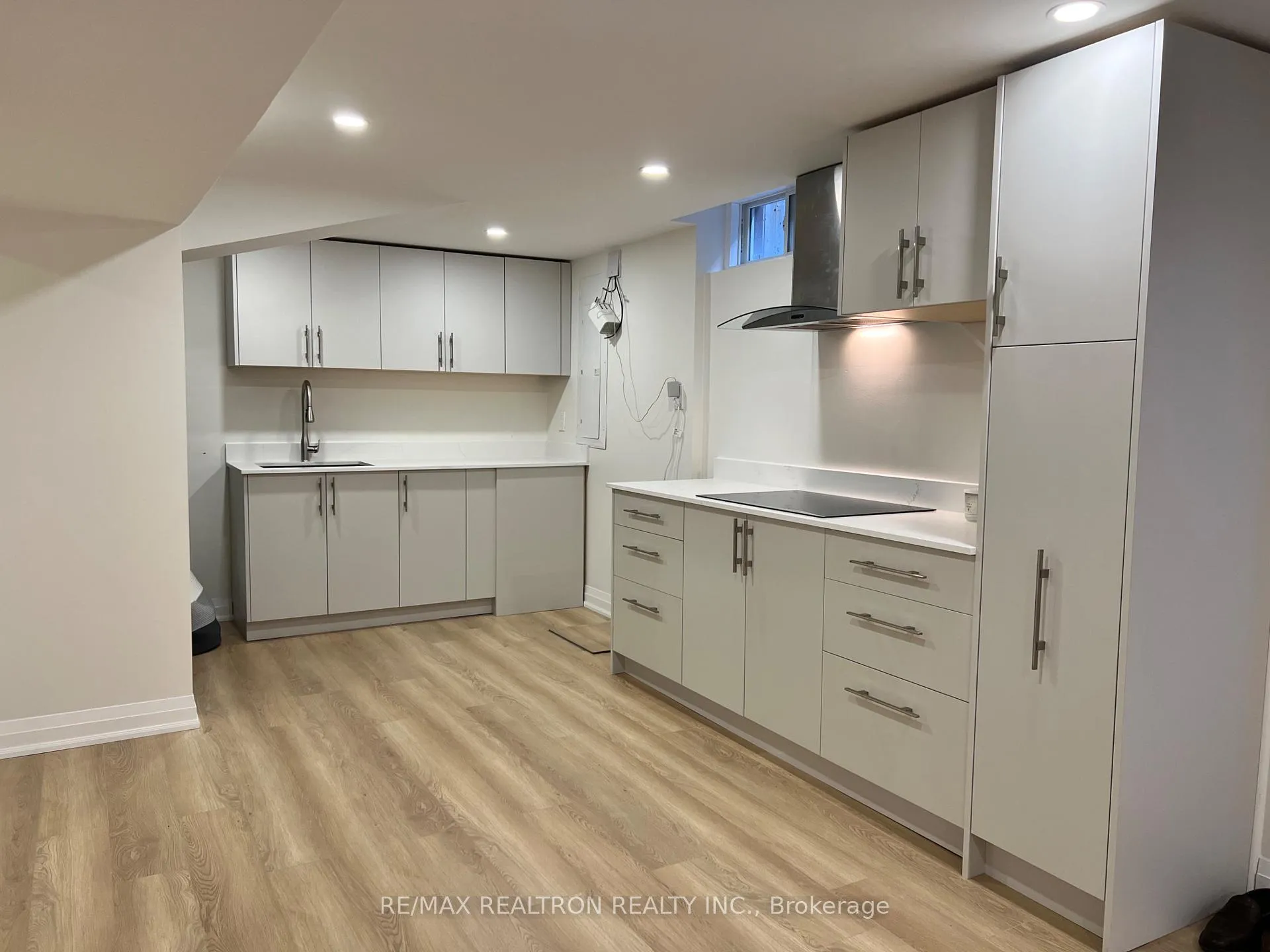 Photo 5 of 8 Trillium Drive, Aurora, Aurora Highlands — HOMEH