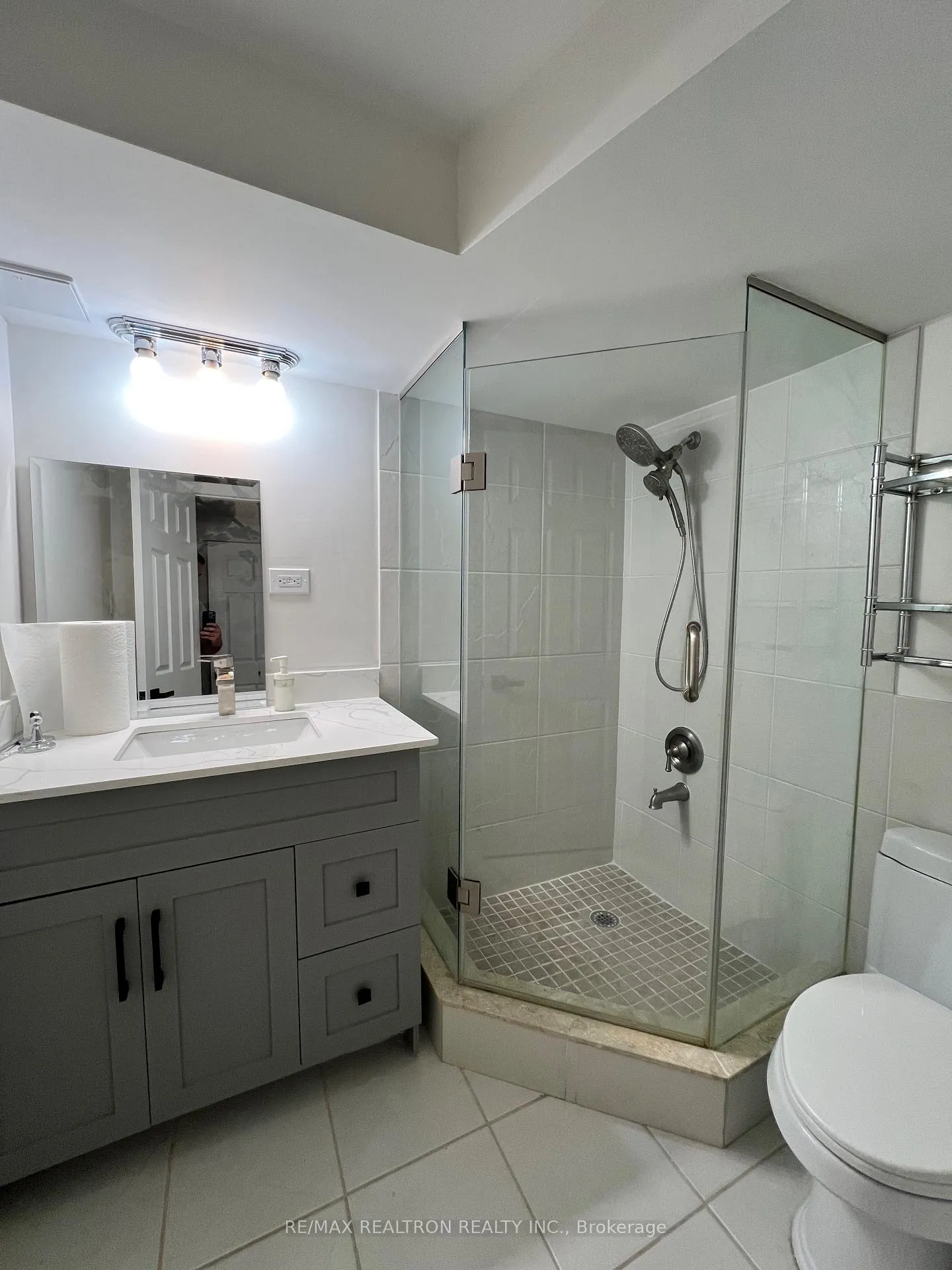 Photo 19 of 8 Trillium Drive, Aurora, Aurora Highlands — HOMEH