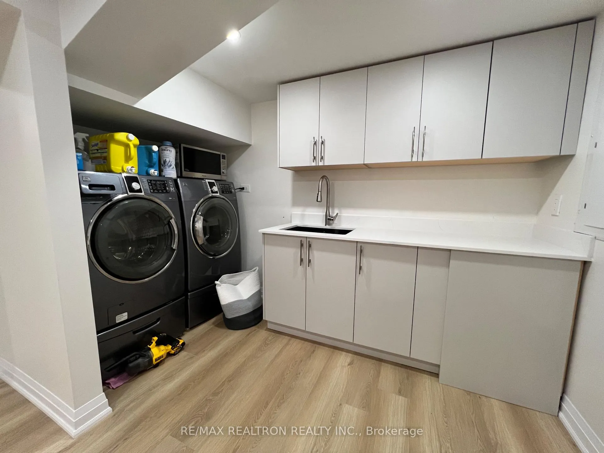 Photo 13 of 8 Trillium Drive, Aurora, Aurora Highlands — HOMEH