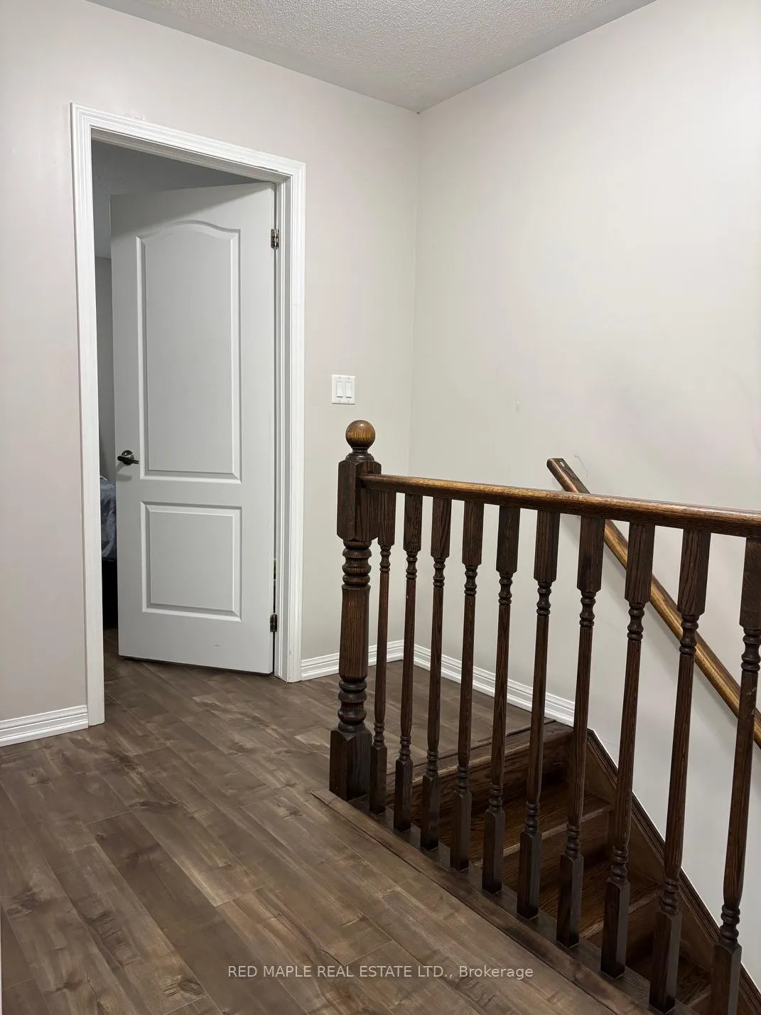 Photo 8 of 3 Vanhorne Close, Brampton, Northwest Brampton — HOMEH