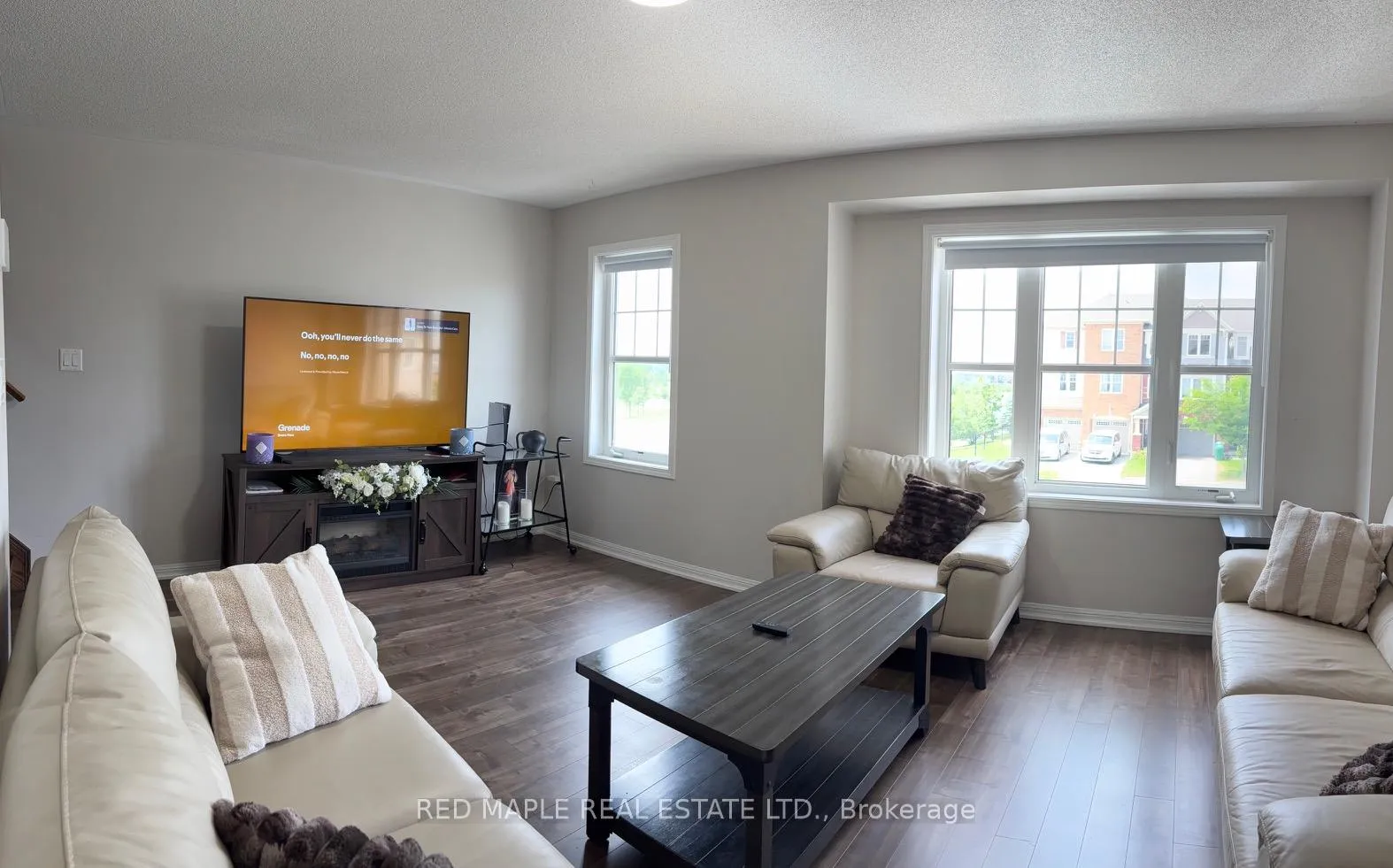 Photo 10 of 3 Vanhorne Close, Brampton, Northwest Brampton — HOMEH