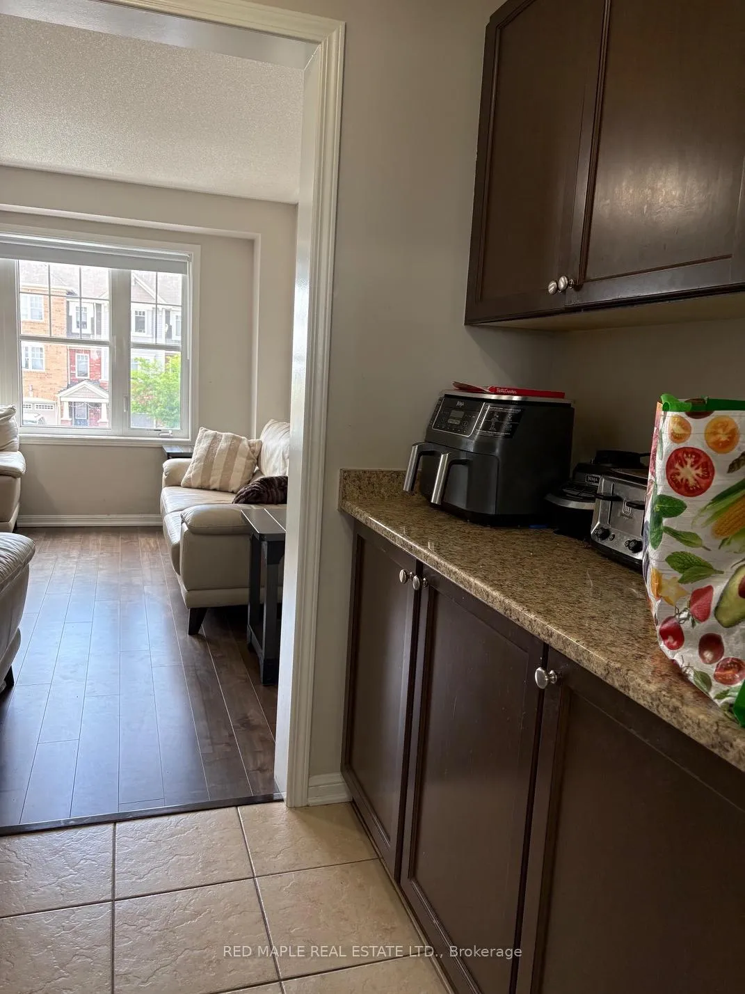 Photo 11 of 3 Vanhorne Close, Brampton, Northwest Brampton — HOMEH