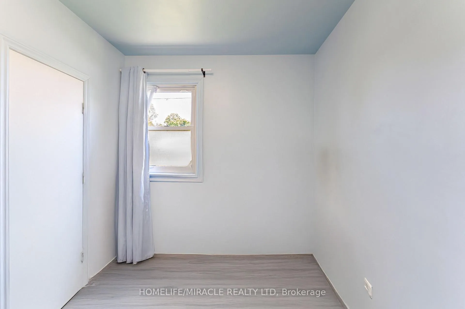 Photo 18 of 544 Adelaide Avenue W, Oshawa, Stevenson — HOMEH