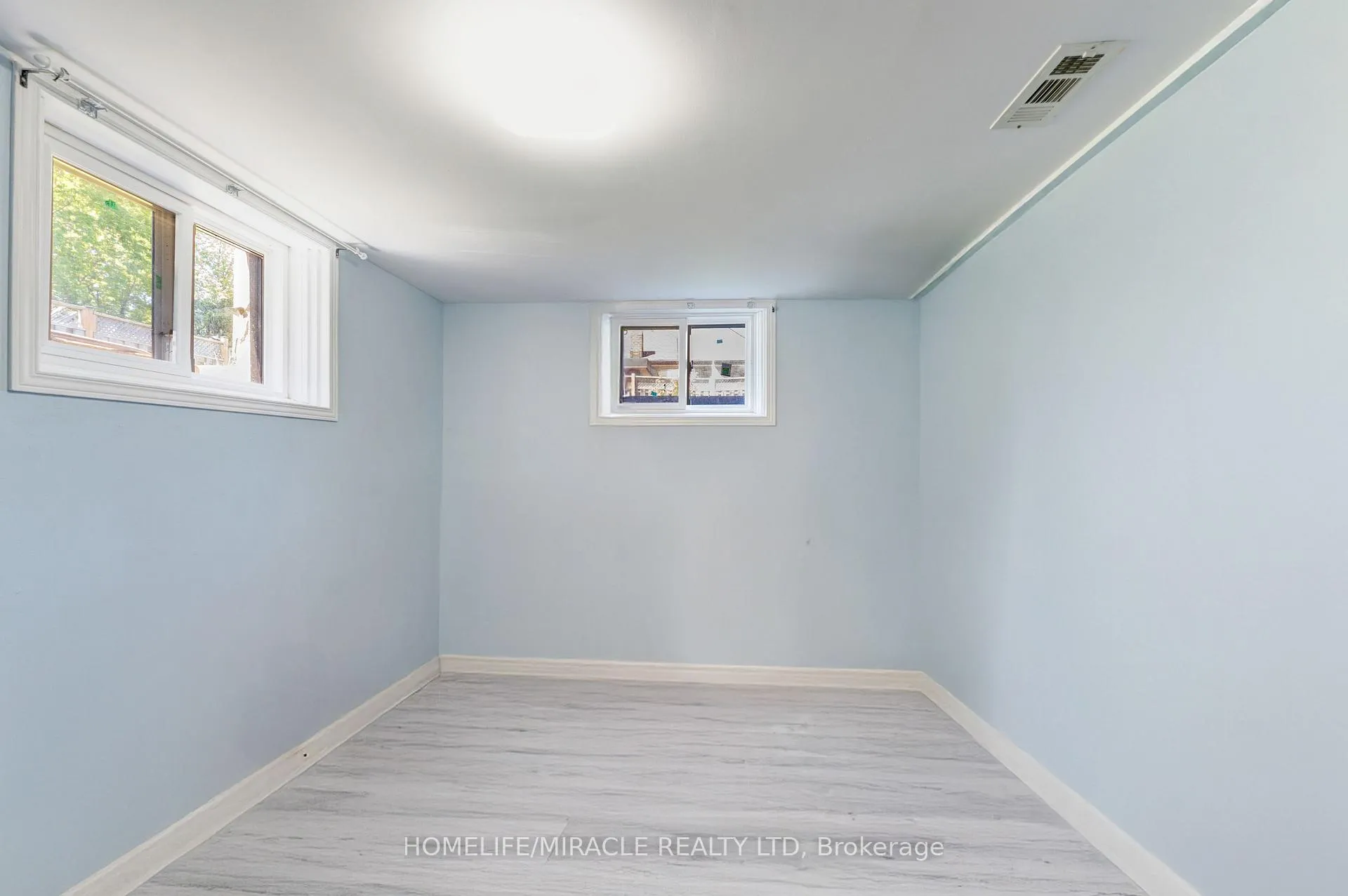 Photo 26 of 544 Adelaide Avenue W, Oshawa, Stevenson — HOMEH