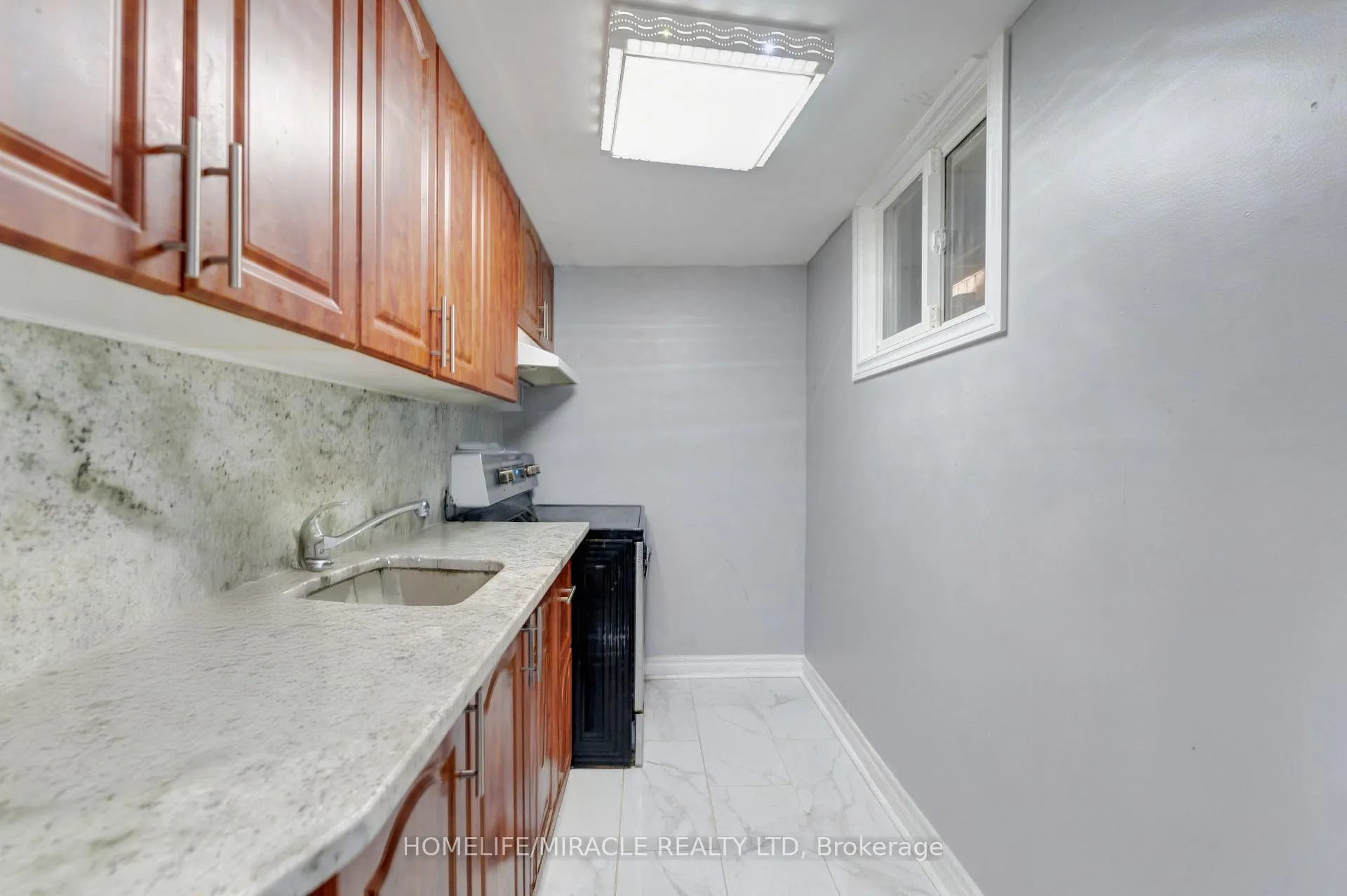 Photo 29 of 544 Adelaide Avenue W, Oshawa, Stevenson — HOMEH