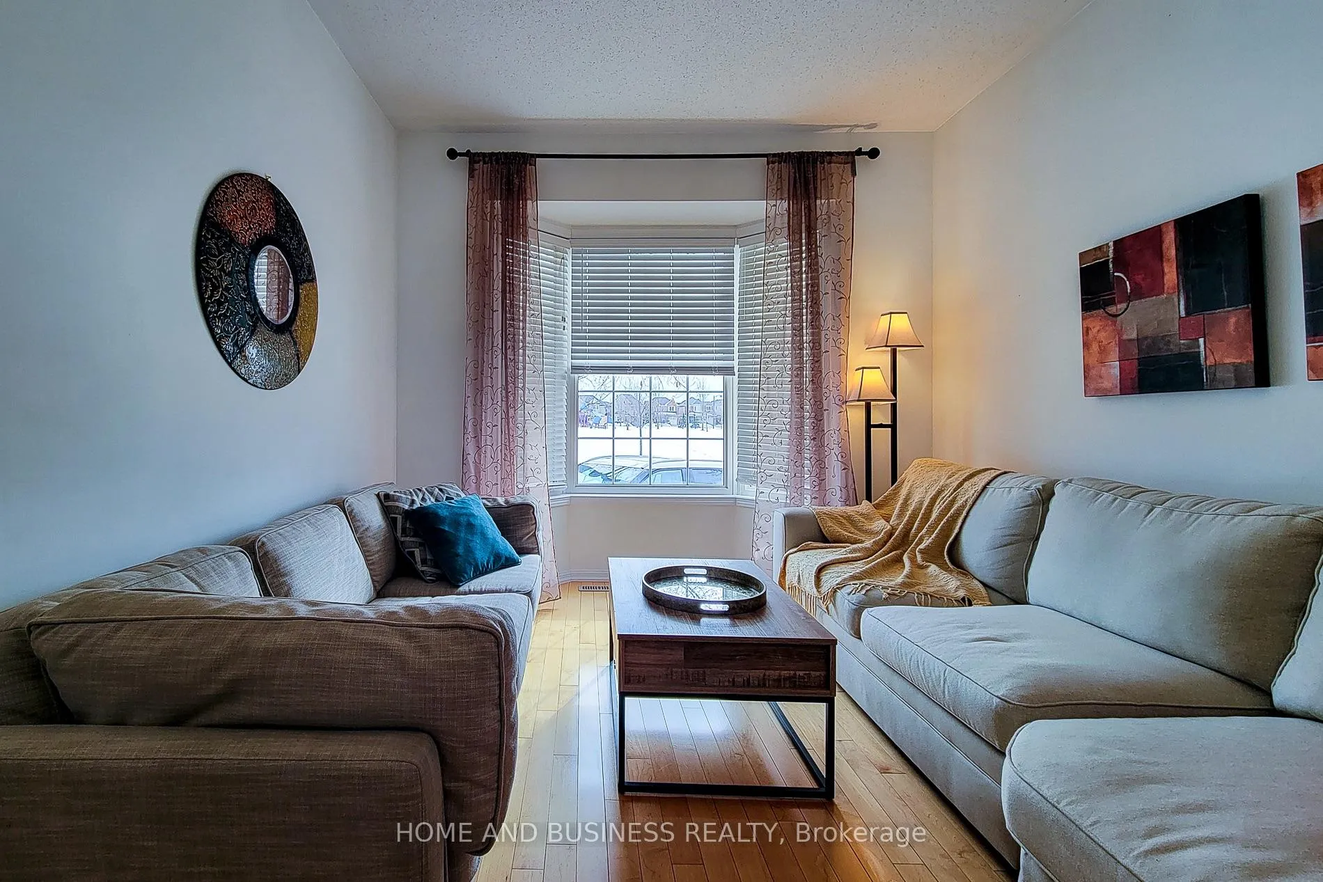 Photo 5 of 913 Mcewan Drive, Milton, Coates — HOMEH