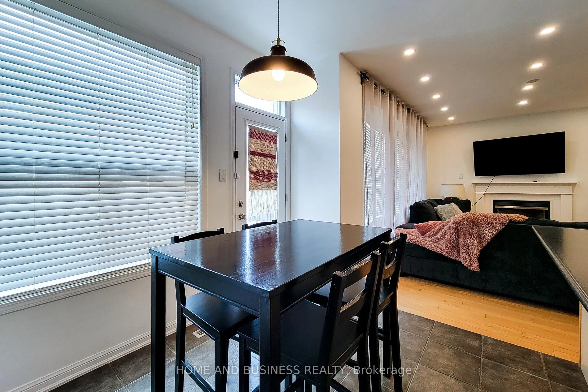 Photo 16 of 913 Mcewan Drive, Milton, Coates — HOMEH