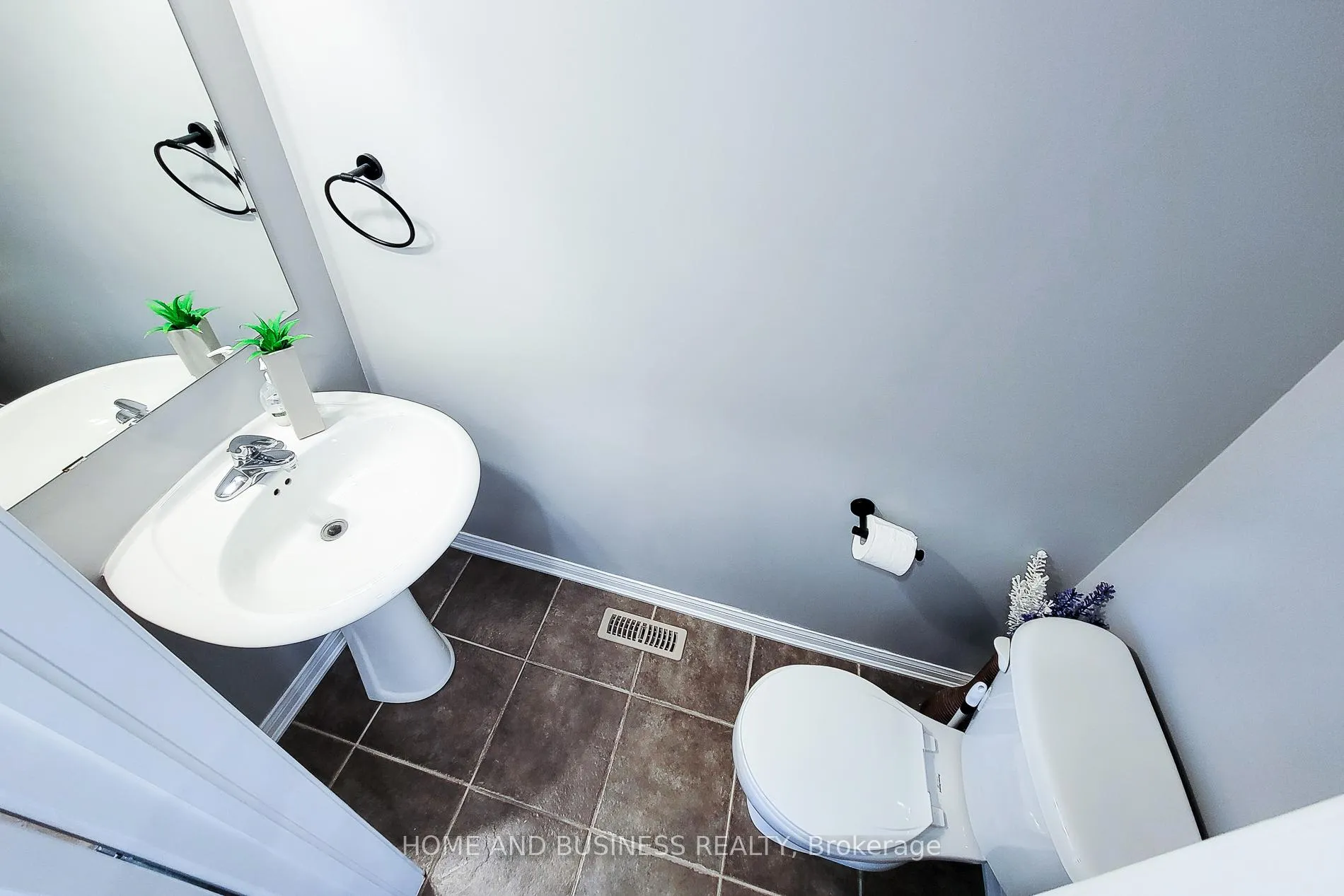 Photo 19 of 913 Mcewan Drive, Milton, Coates — HOMEH