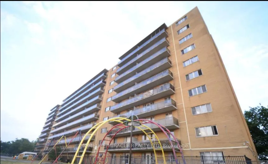Front of Unit 916, 100 Dundalk Drive