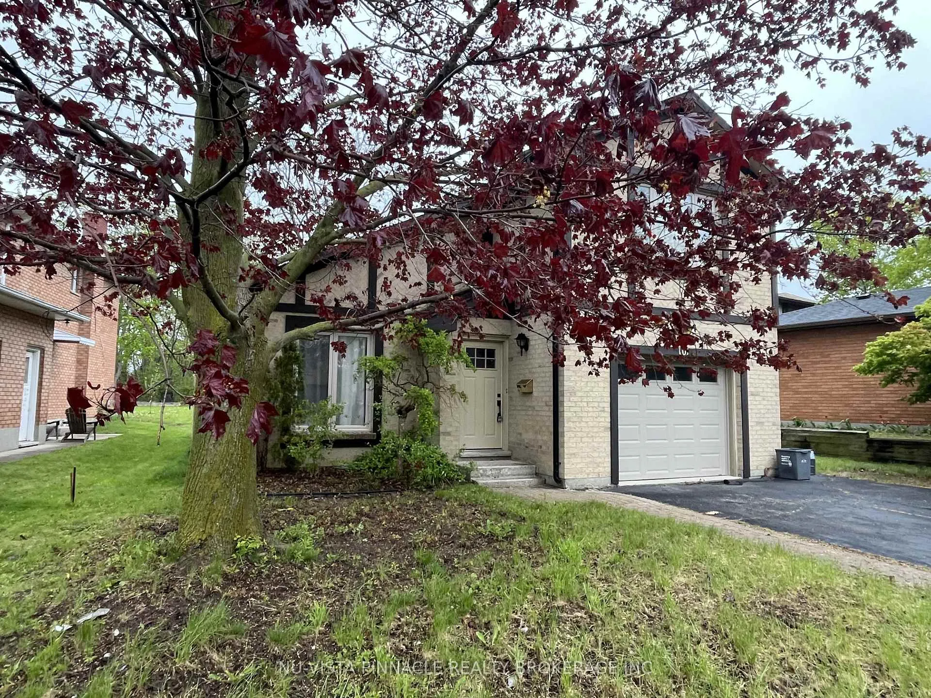Photo 3 of 101 Castlegrove Boulevard, London, North K — HOMEH