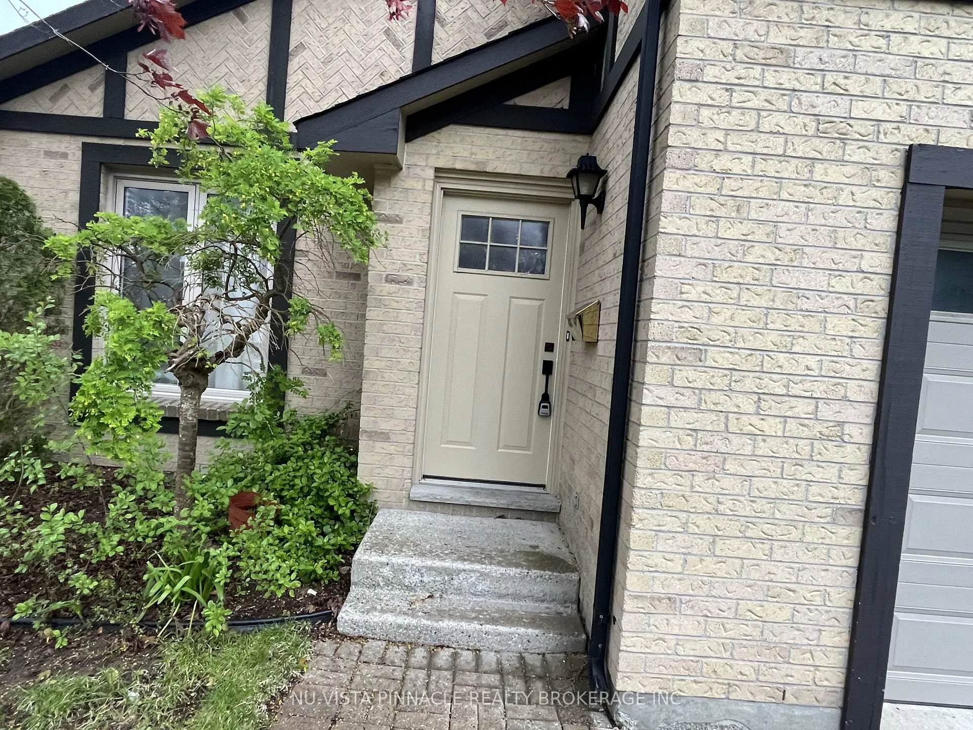 Photo 4 of 101 Castlegrove Boulevard, London, North K — HOMEH