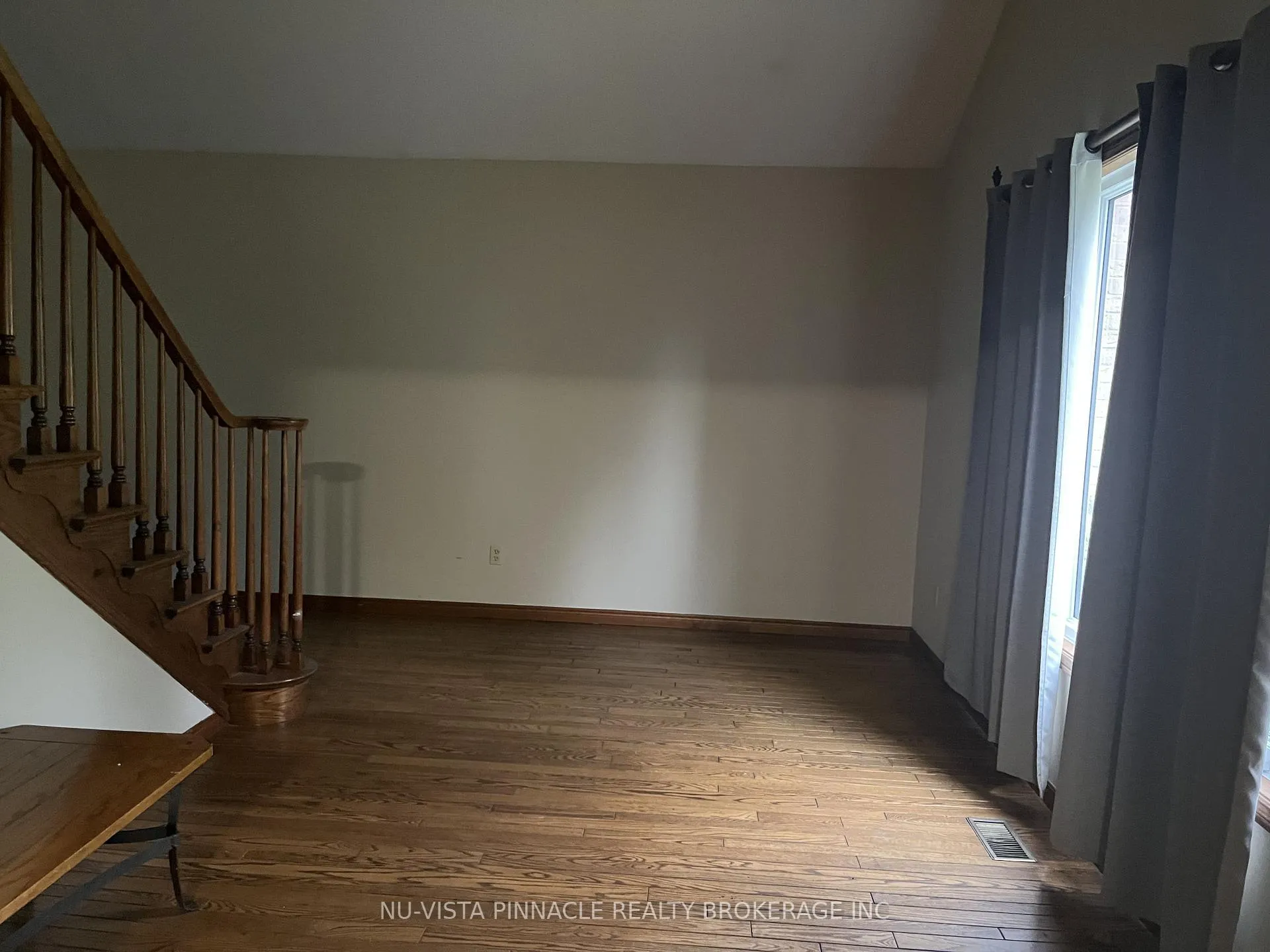 Photo 16 of 101 Castlegrove Boulevard, London, North K — HOMEH