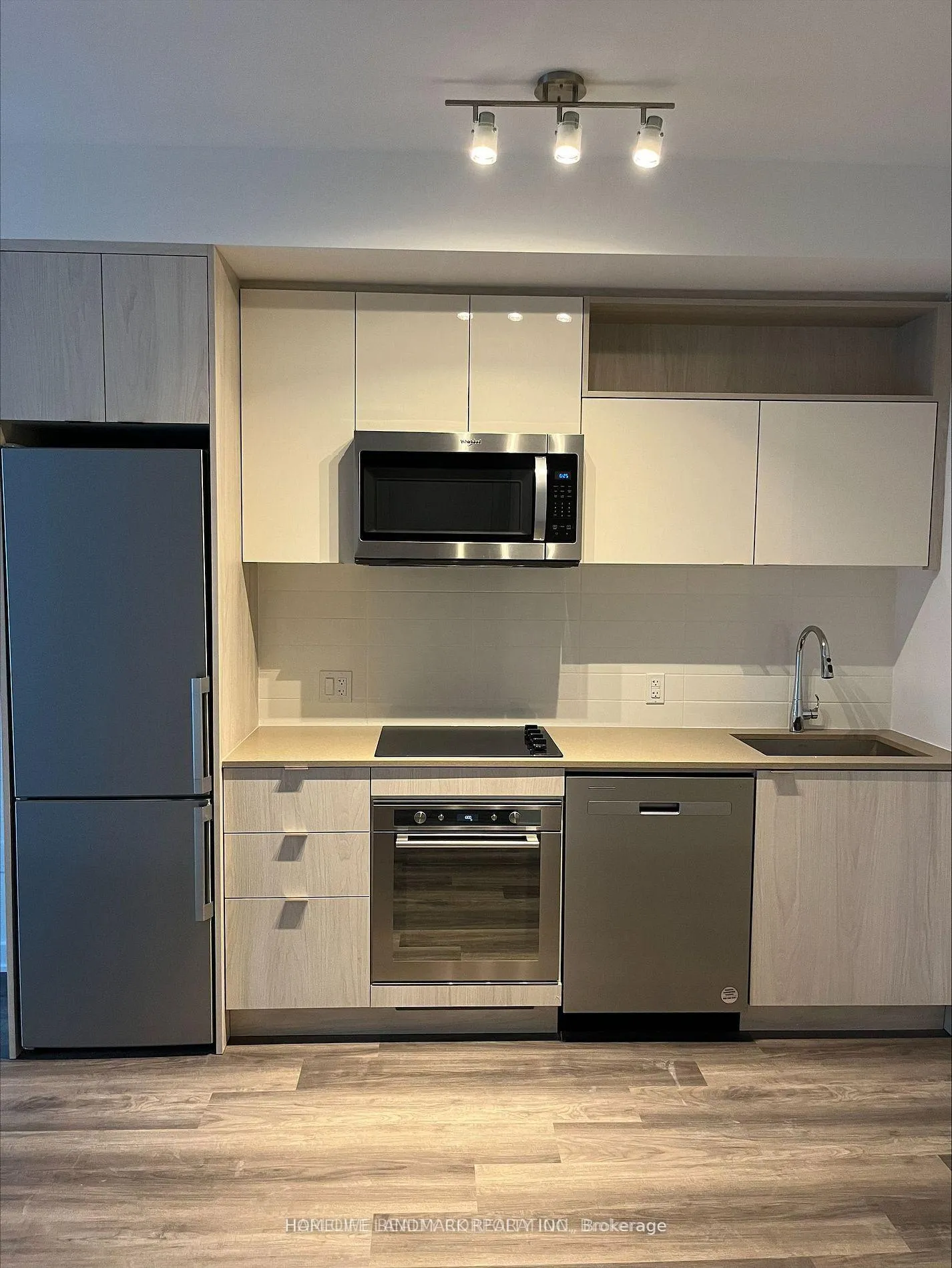 Photo 3 of Unit 832, 60 Princess Street, Toronto, Waterfront Communities — HOMEH