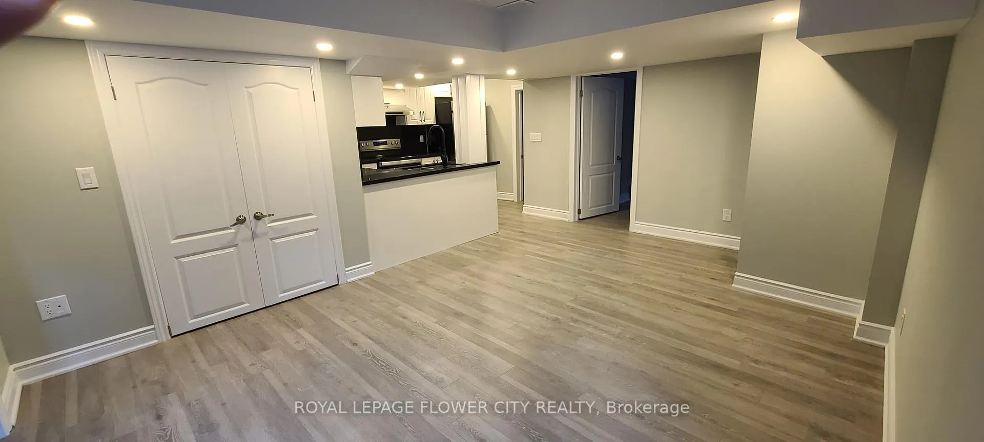 Photo 3 of 13 Tideland Drive, Brampton, Fletcher's Meadow — HOMEH