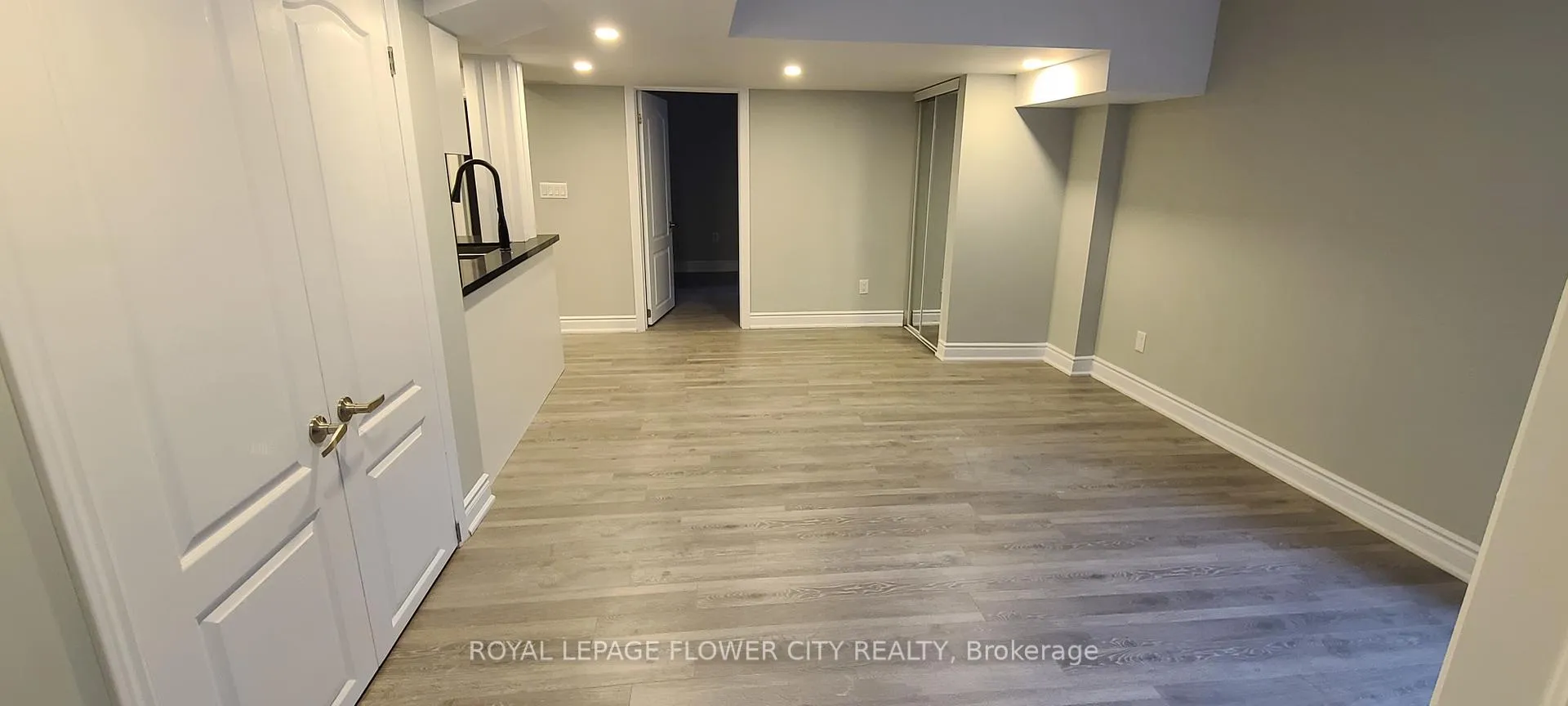 Photo 4 of 13 Tideland Drive, Brampton, Fletcher's Meadow — HOMEH