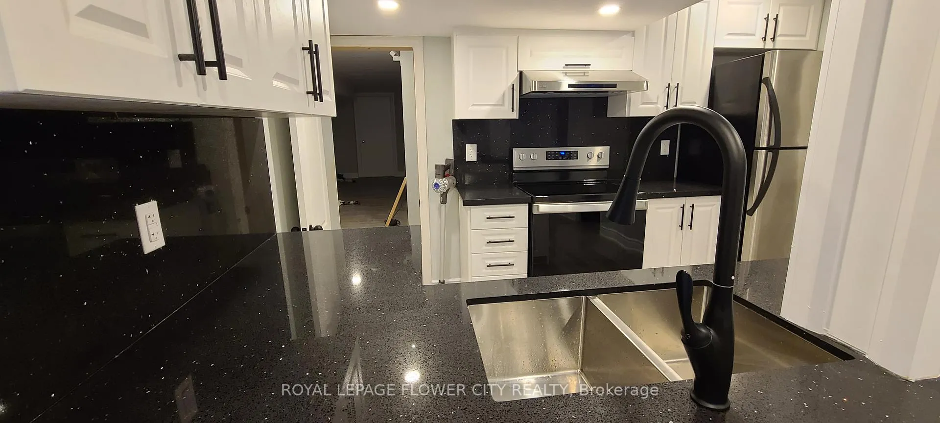 Photo 7 of 13 Tideland Drive, Brampton, Fletcher's Meadow — HOMEH
