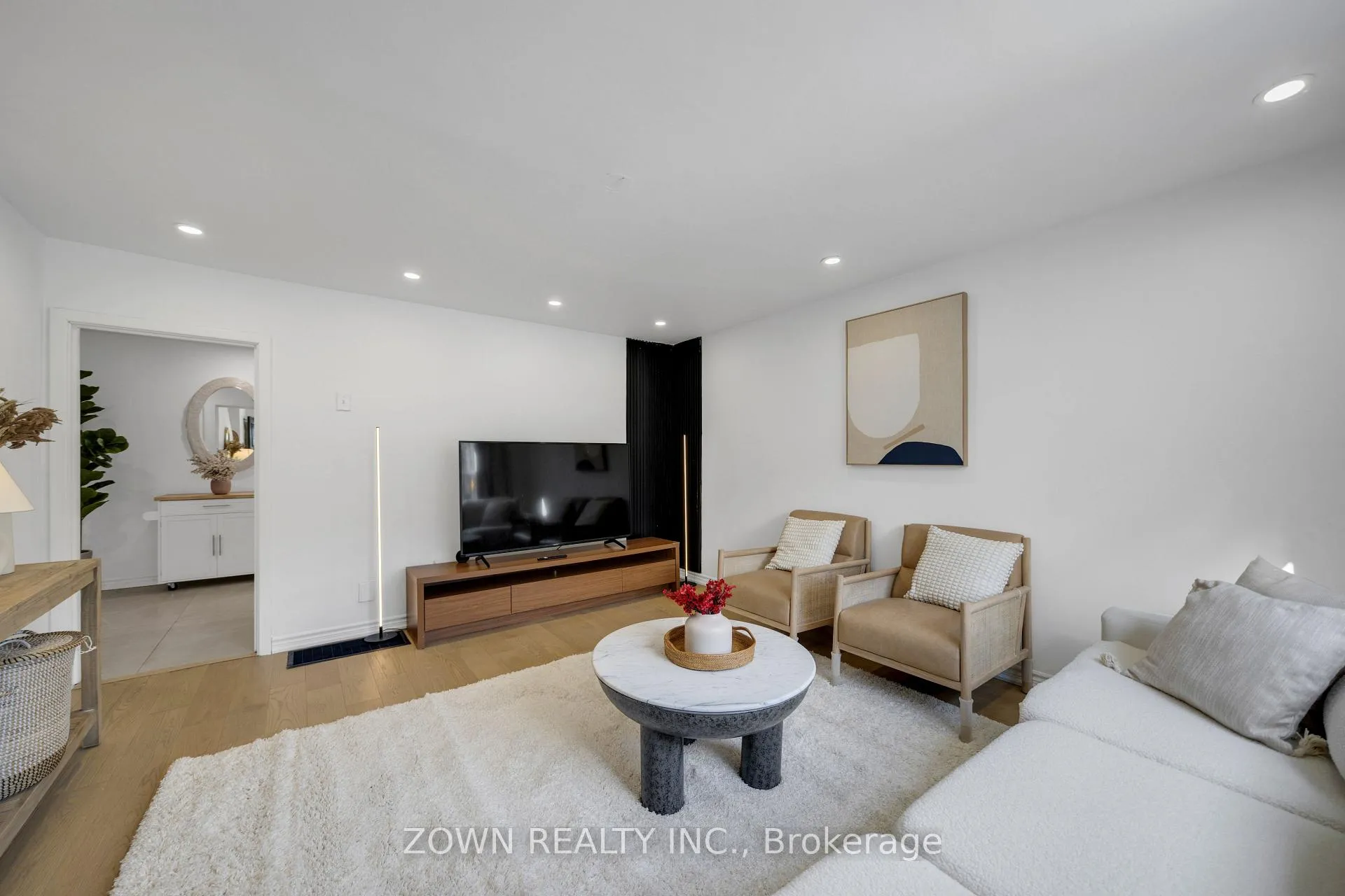 Photo 6 of 8312 Kipling Avenue, Vaughan, West Woodbridge — HOMEH