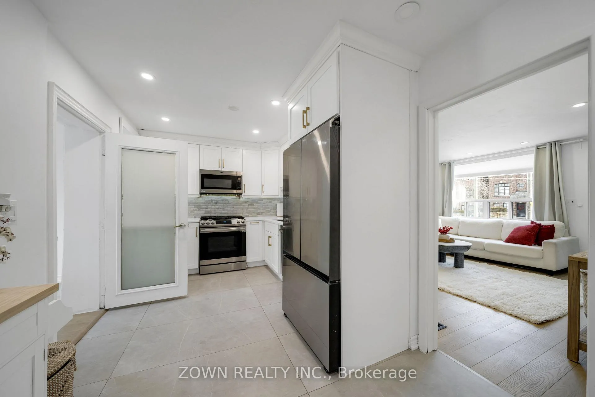Photo 9 of 8312 Kipling Avenue, Vaughan, West Woodbridge — HOMEH