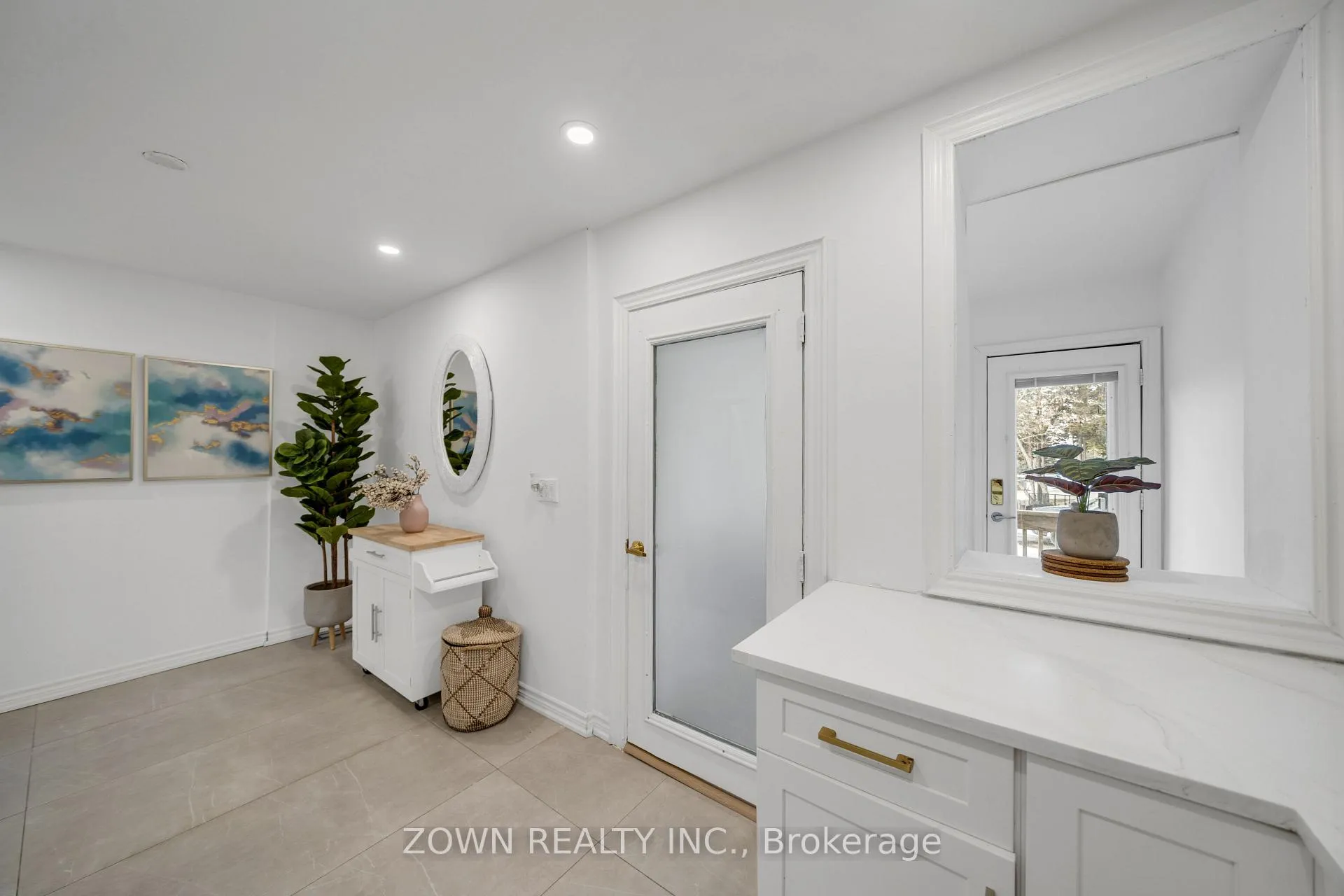 Photo 12 of 8312 Kipling Avenue, Vaughan, West Woodbridge — HOMEH