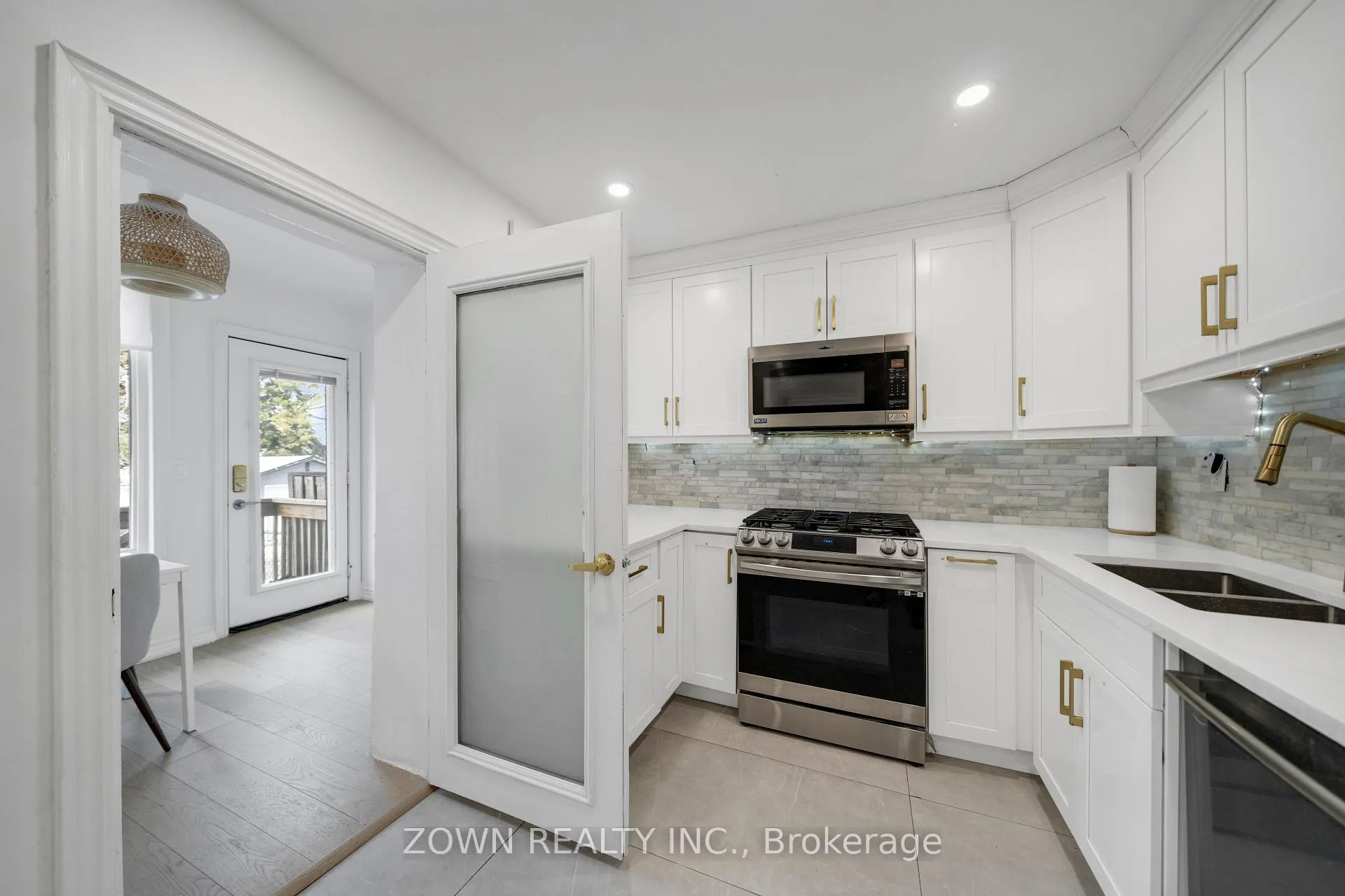 Photo 13 of 8312 Kipling Avenue, Vaughan, West Woodbridge — HOMEH